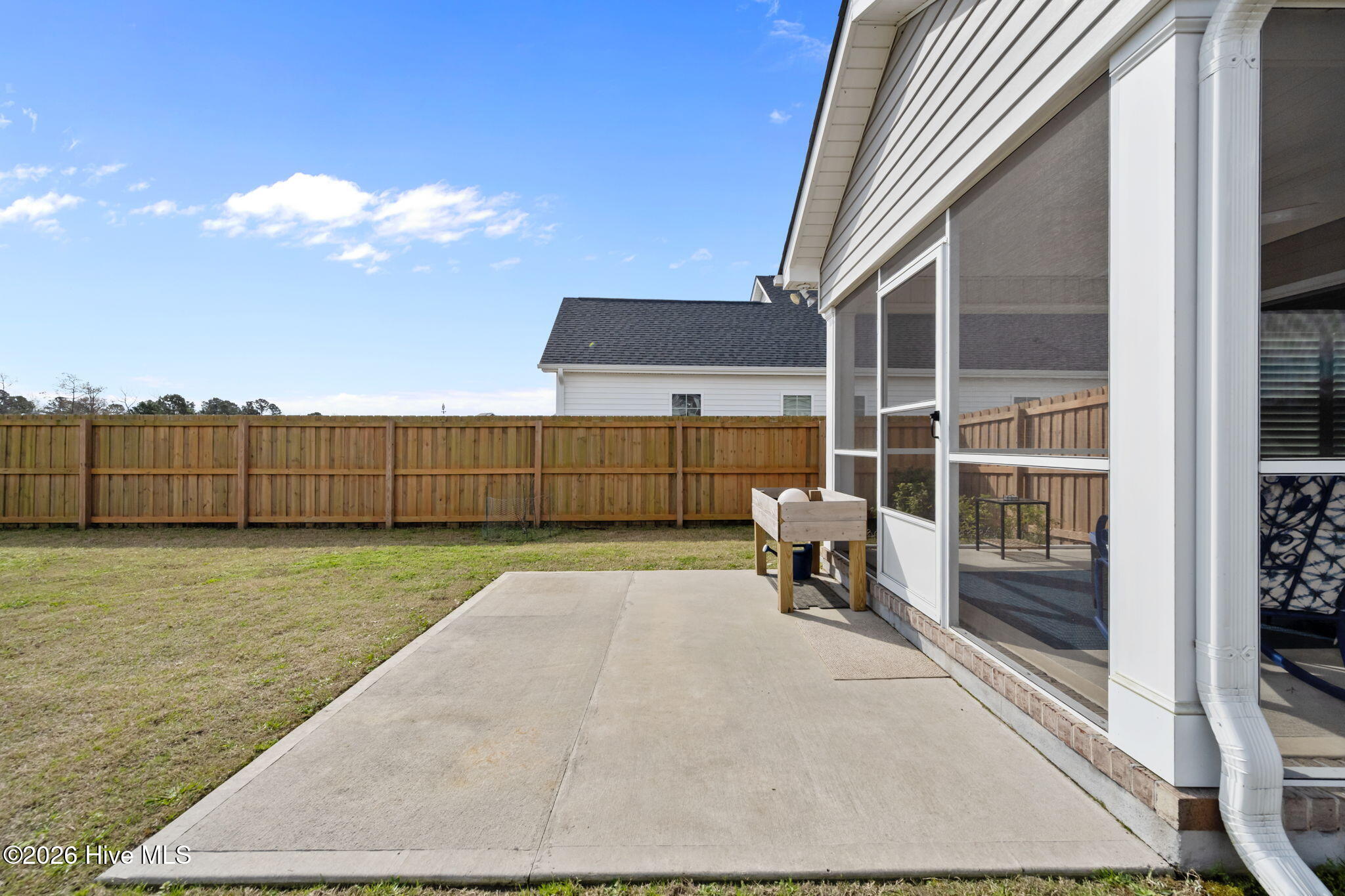 100561377 | Photo 42