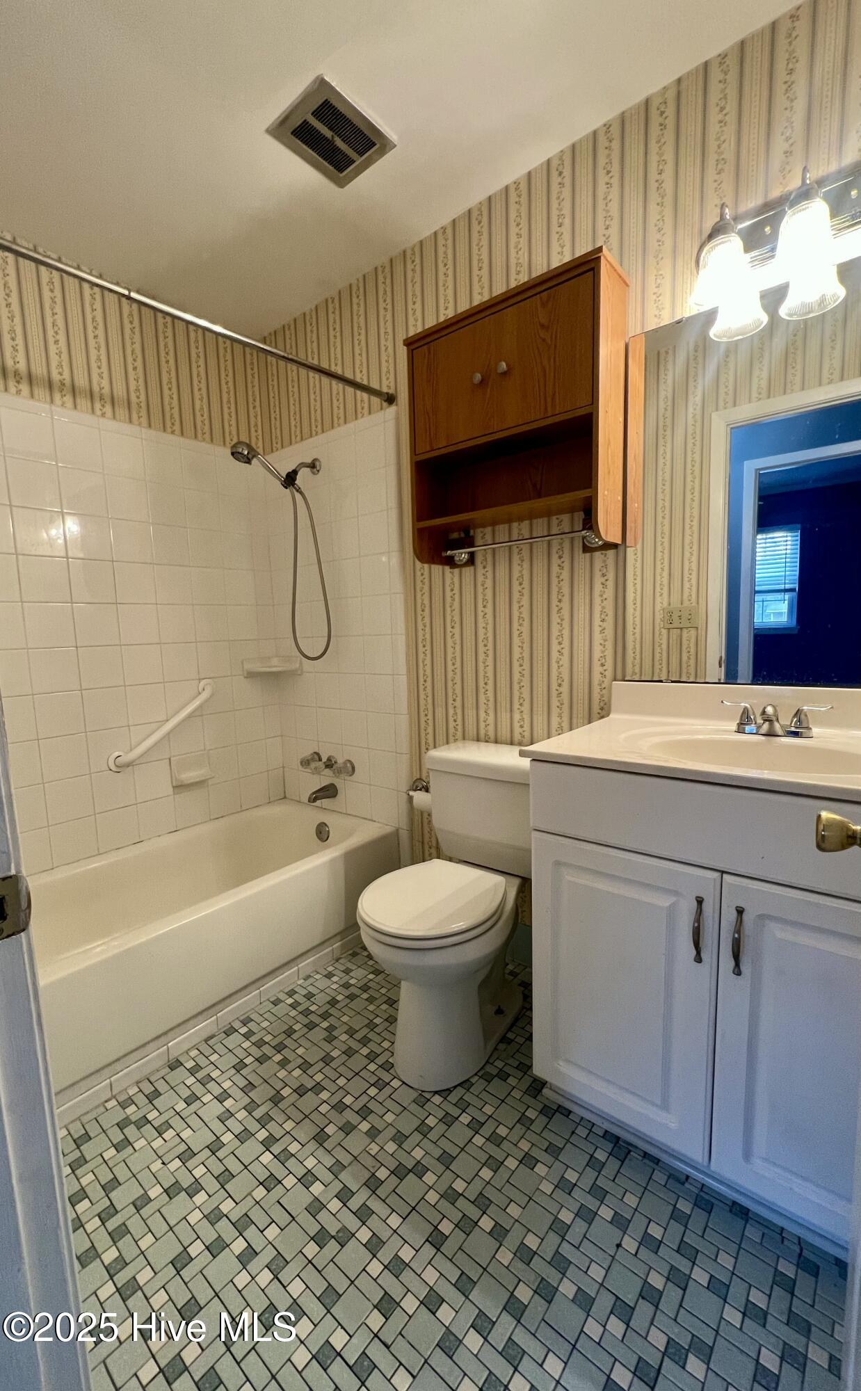 100544802 | Photo 14