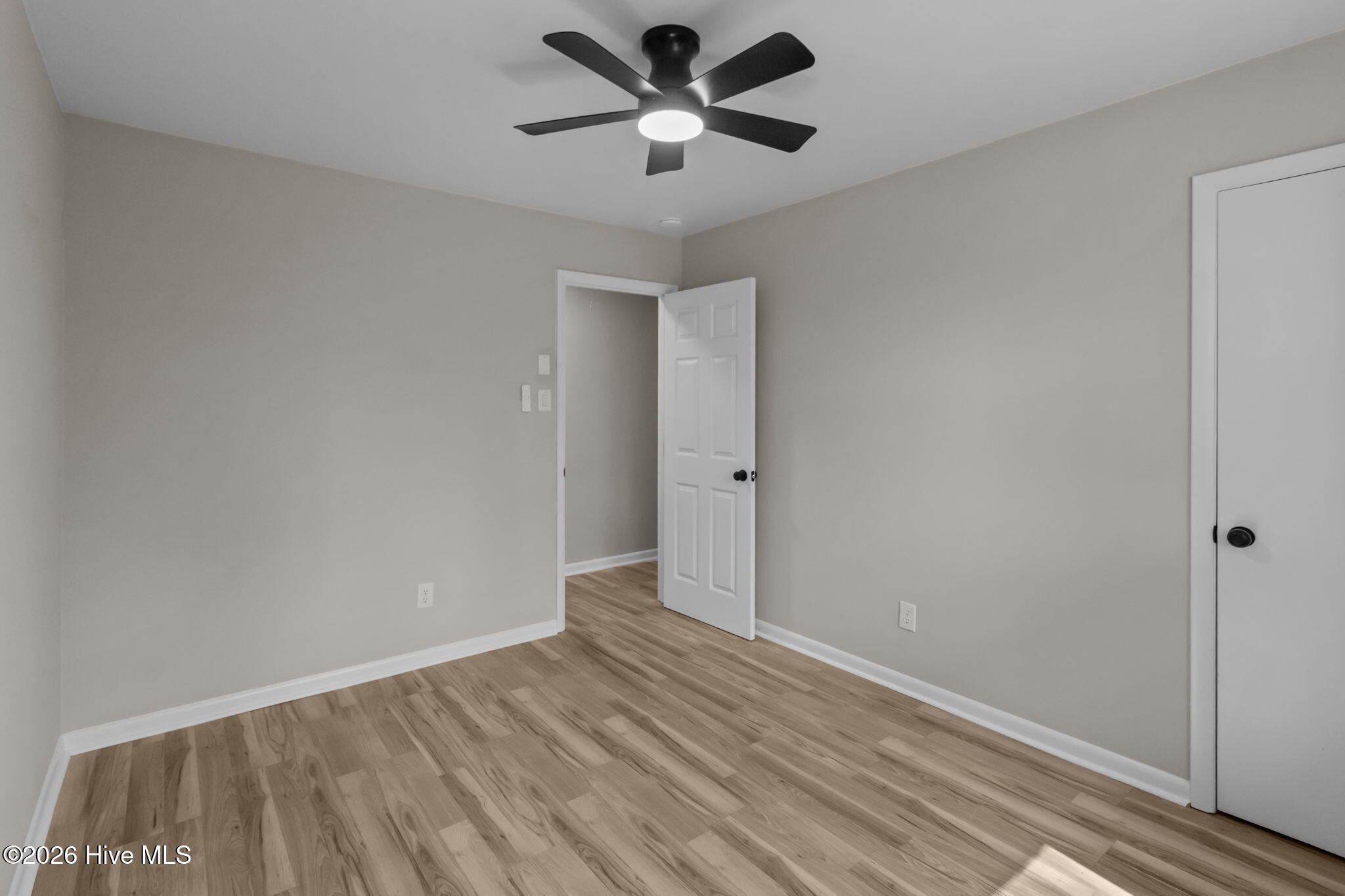 100557666 | Photo 25