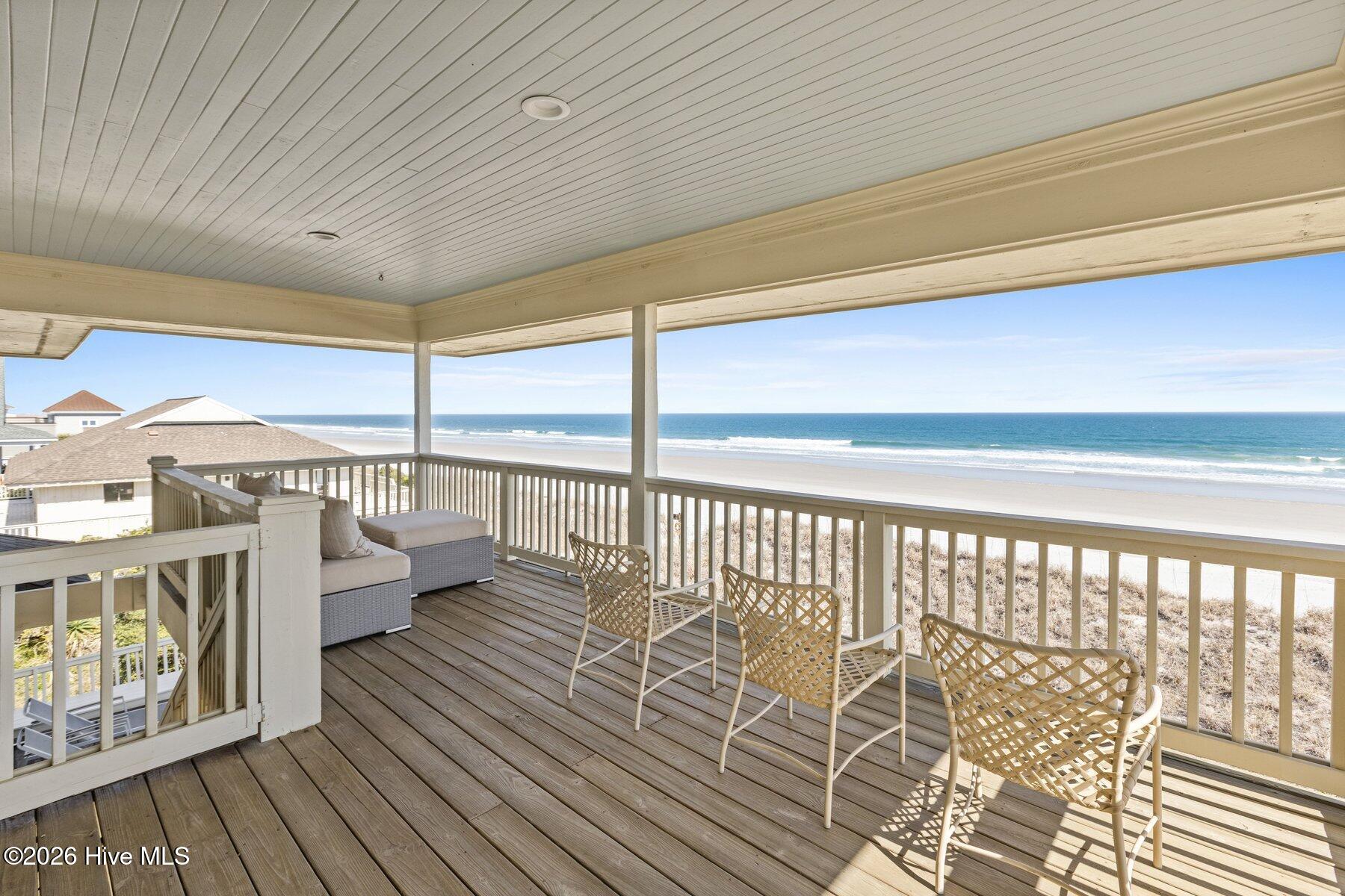 100560851 | Photo 30