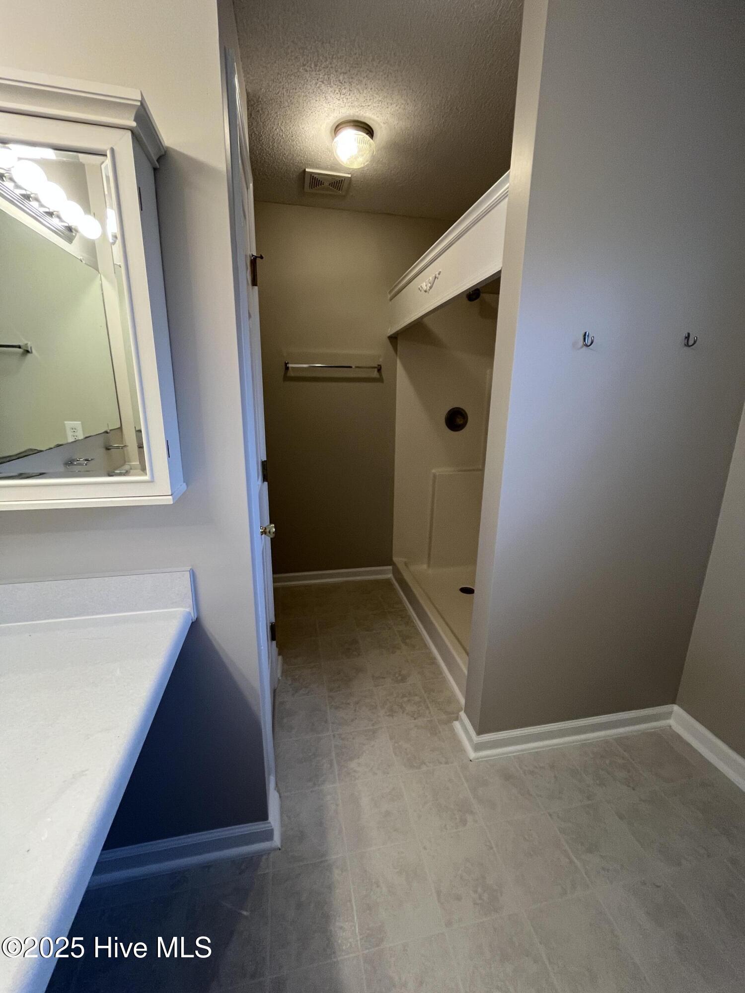 100546004 | Photo 18