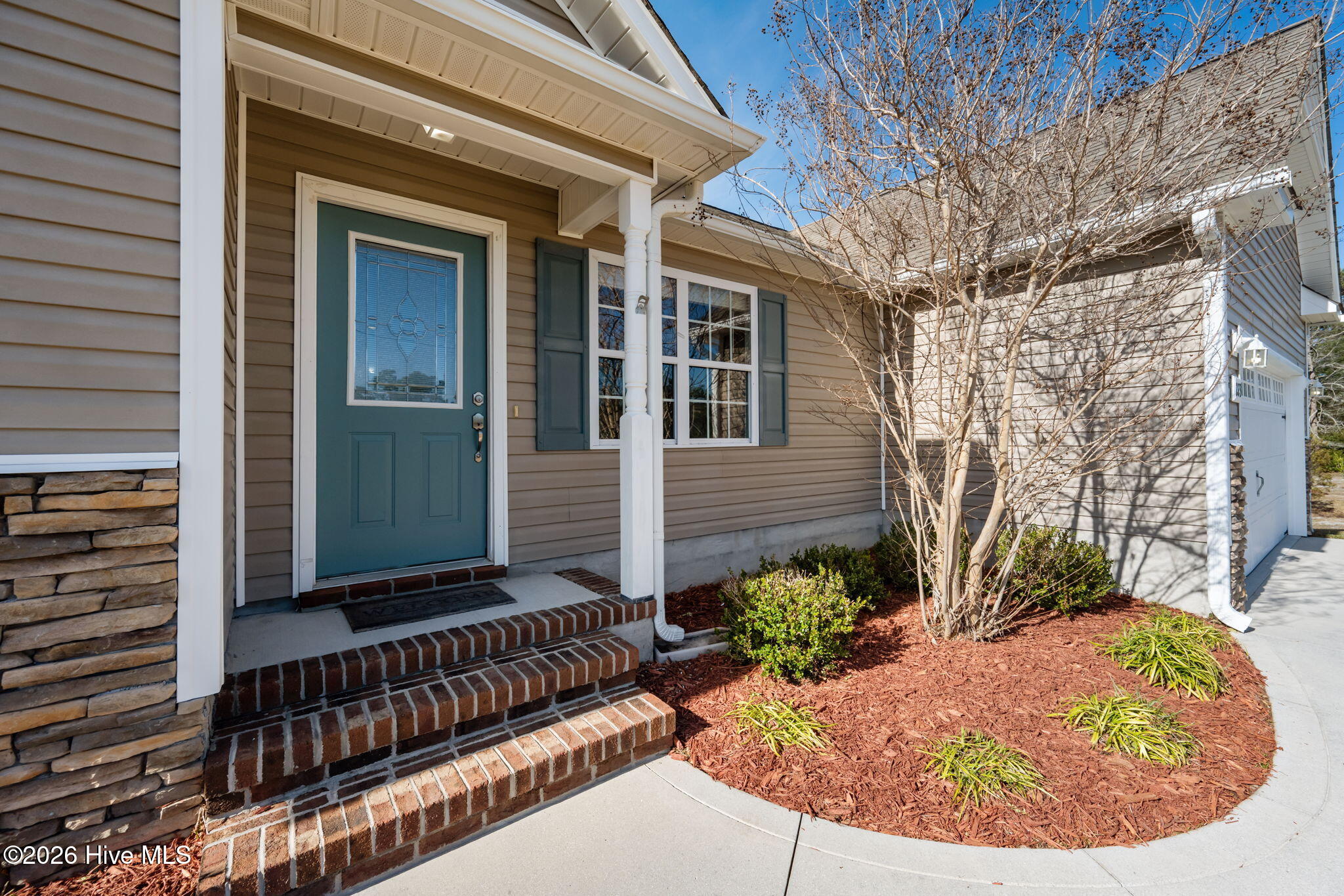 100562180 | Photo 32