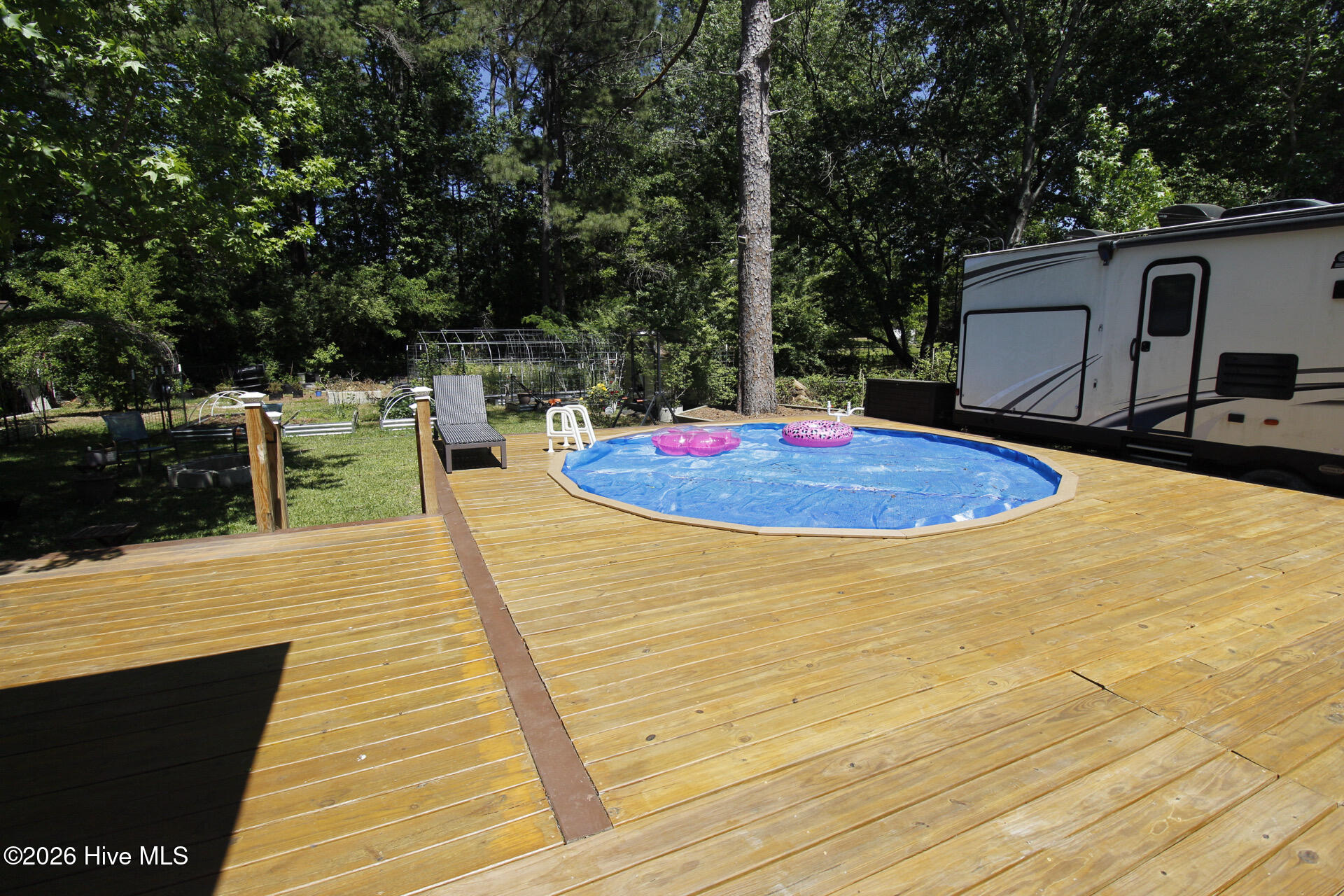 100569705 | Photo 27