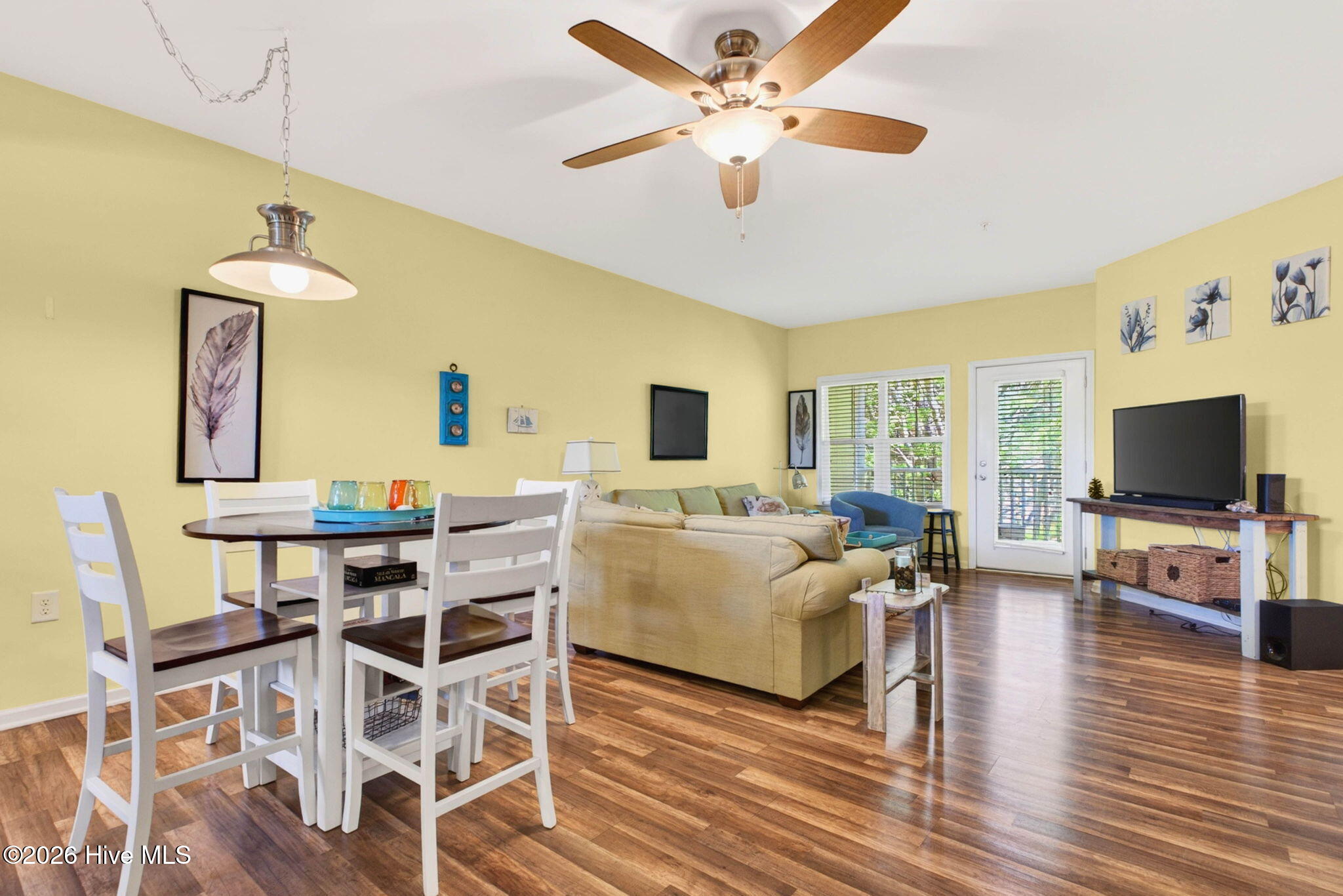 100562066 | Photo 17