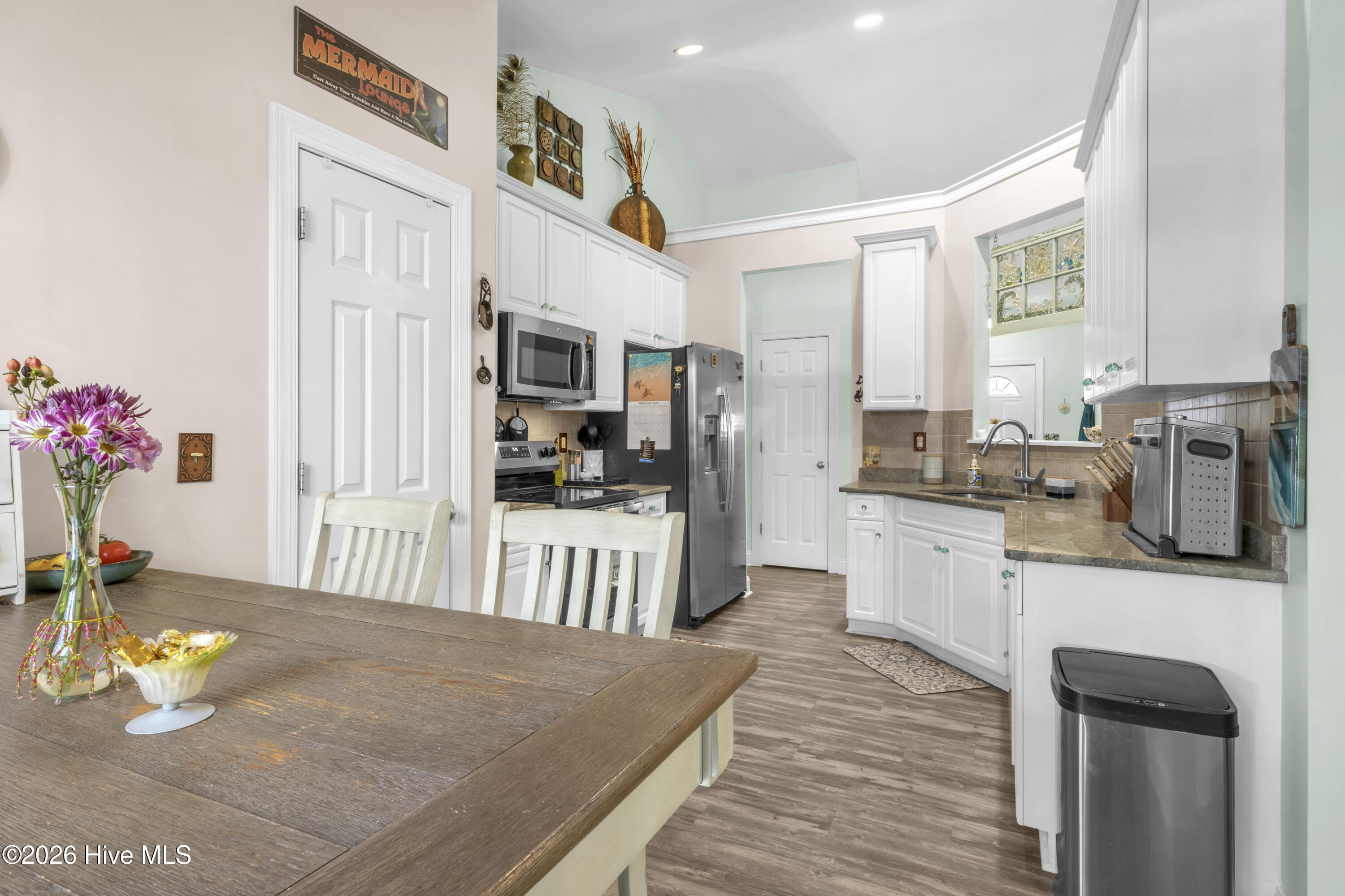 100561283 | Photo 12