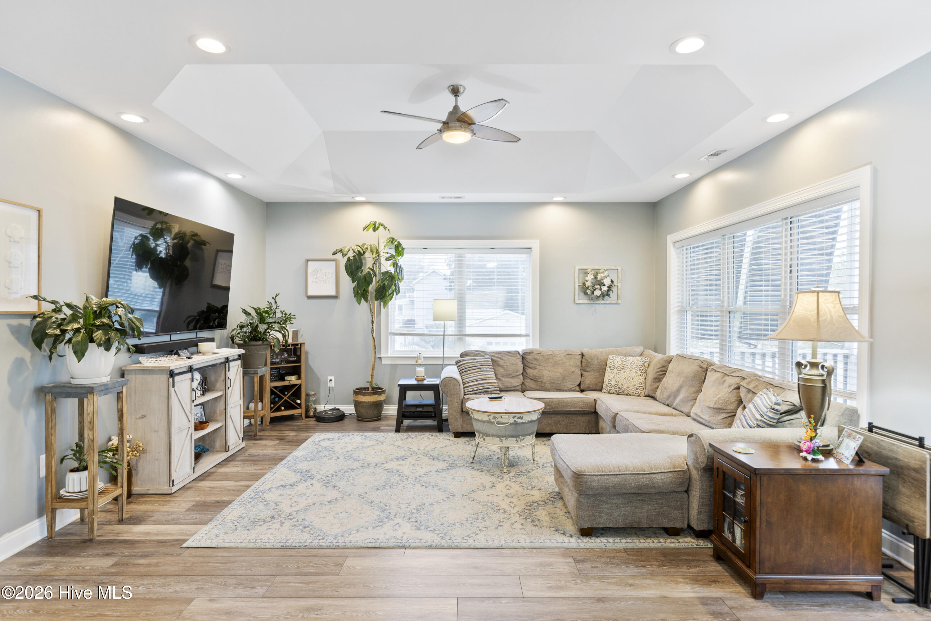 100551822 | Photo 10