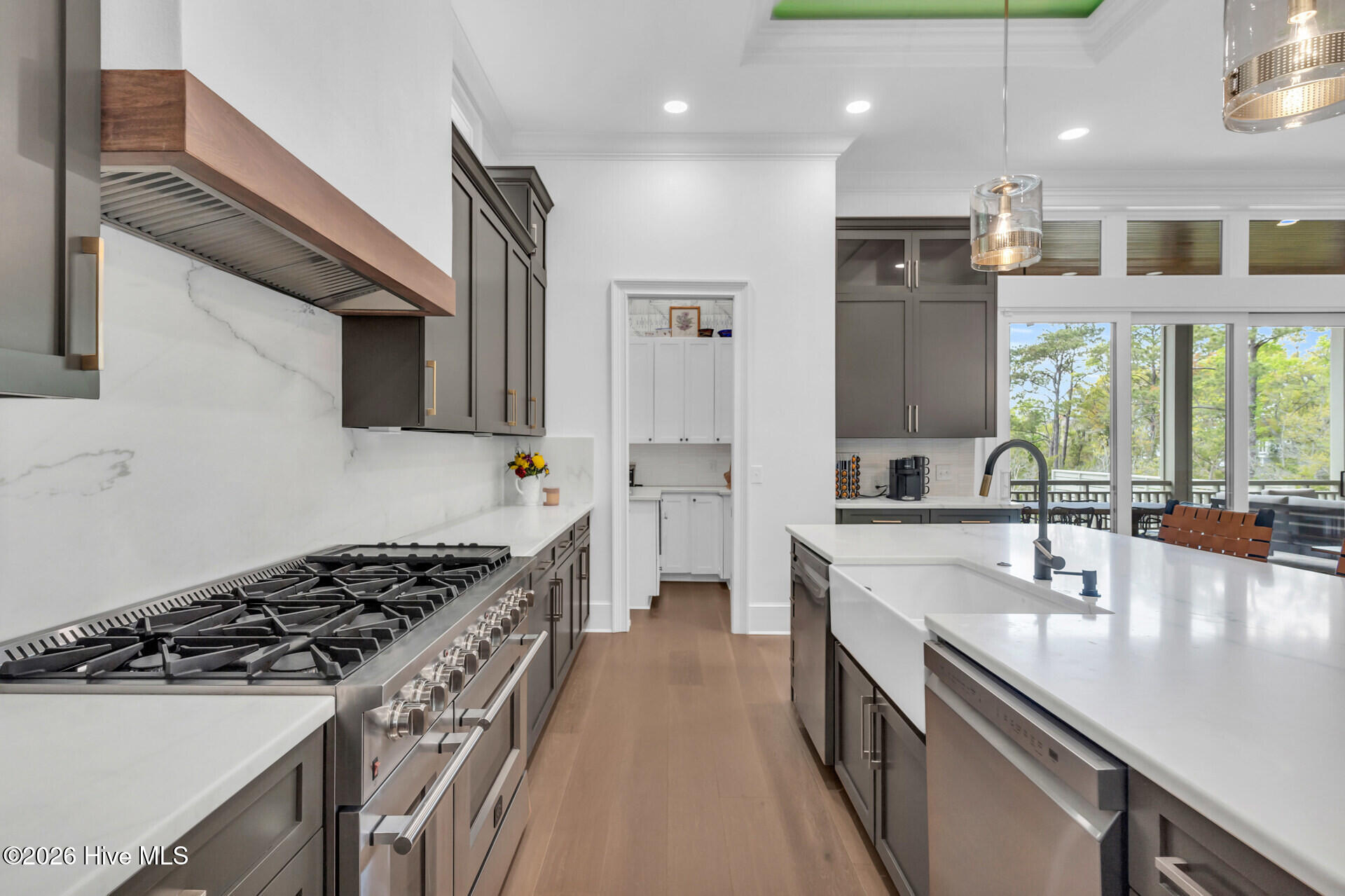 100553549 | Photo 18