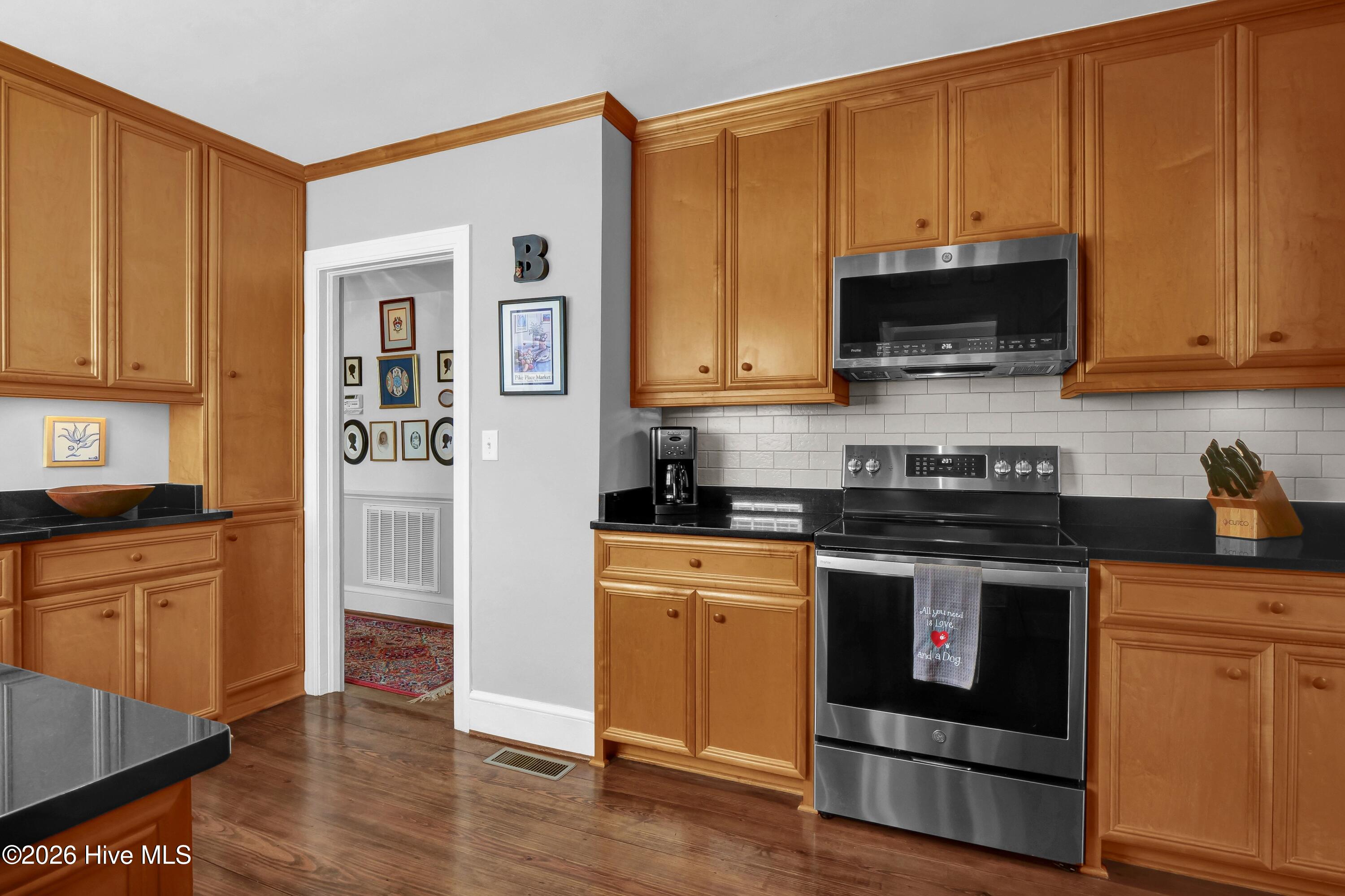 100562468 | Photo 14