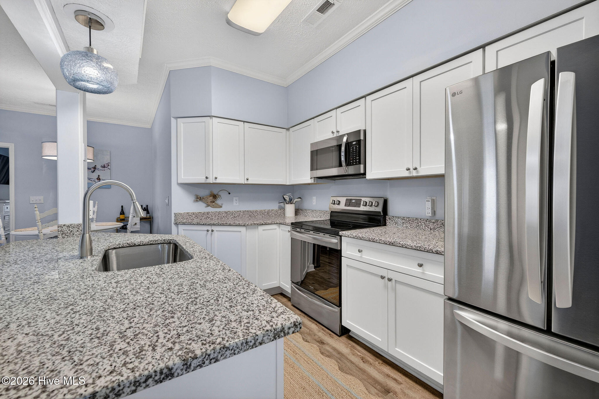 100562760 | Photo 28