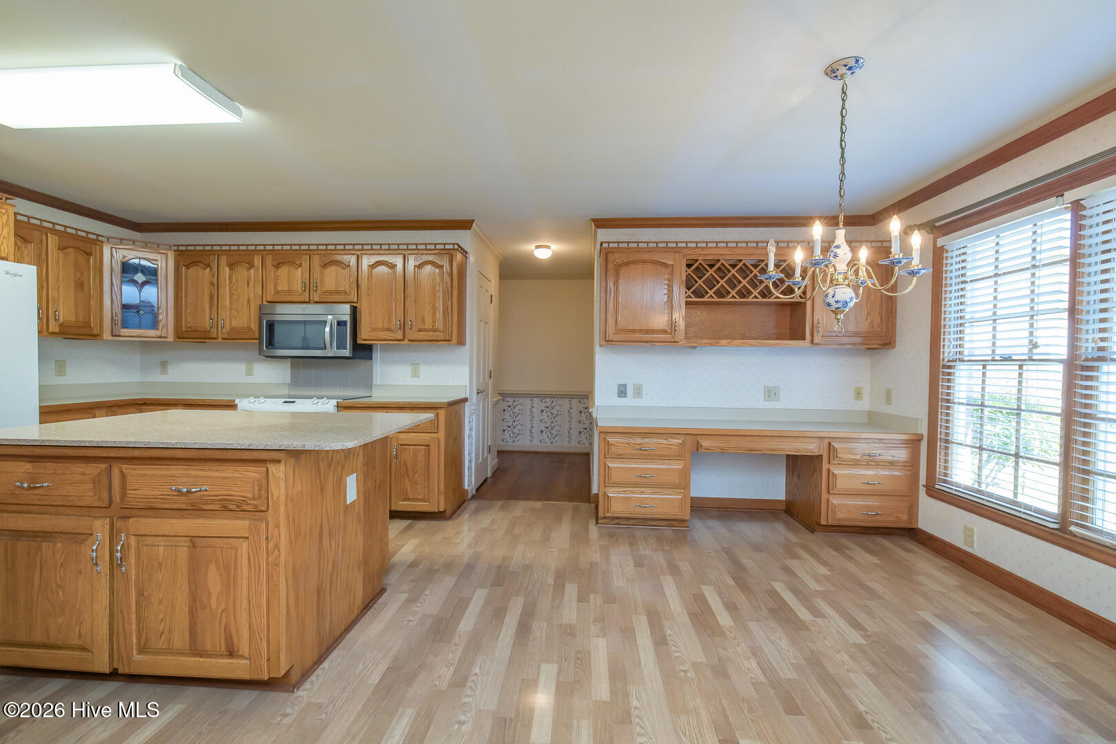 100570429 | Photo 23