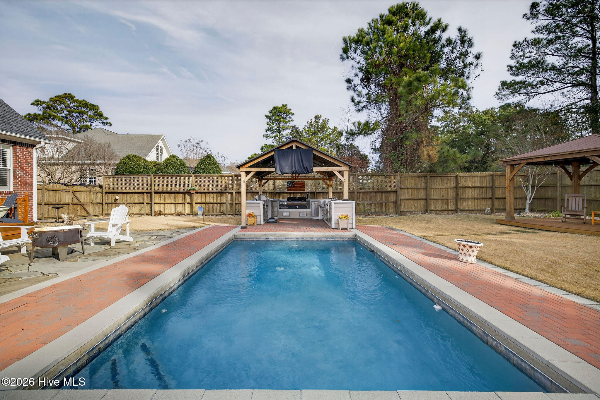 100547469 | Photo 50