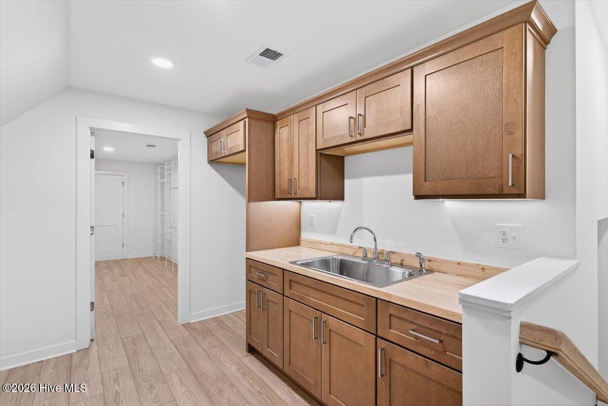 100508679 | Photo 23