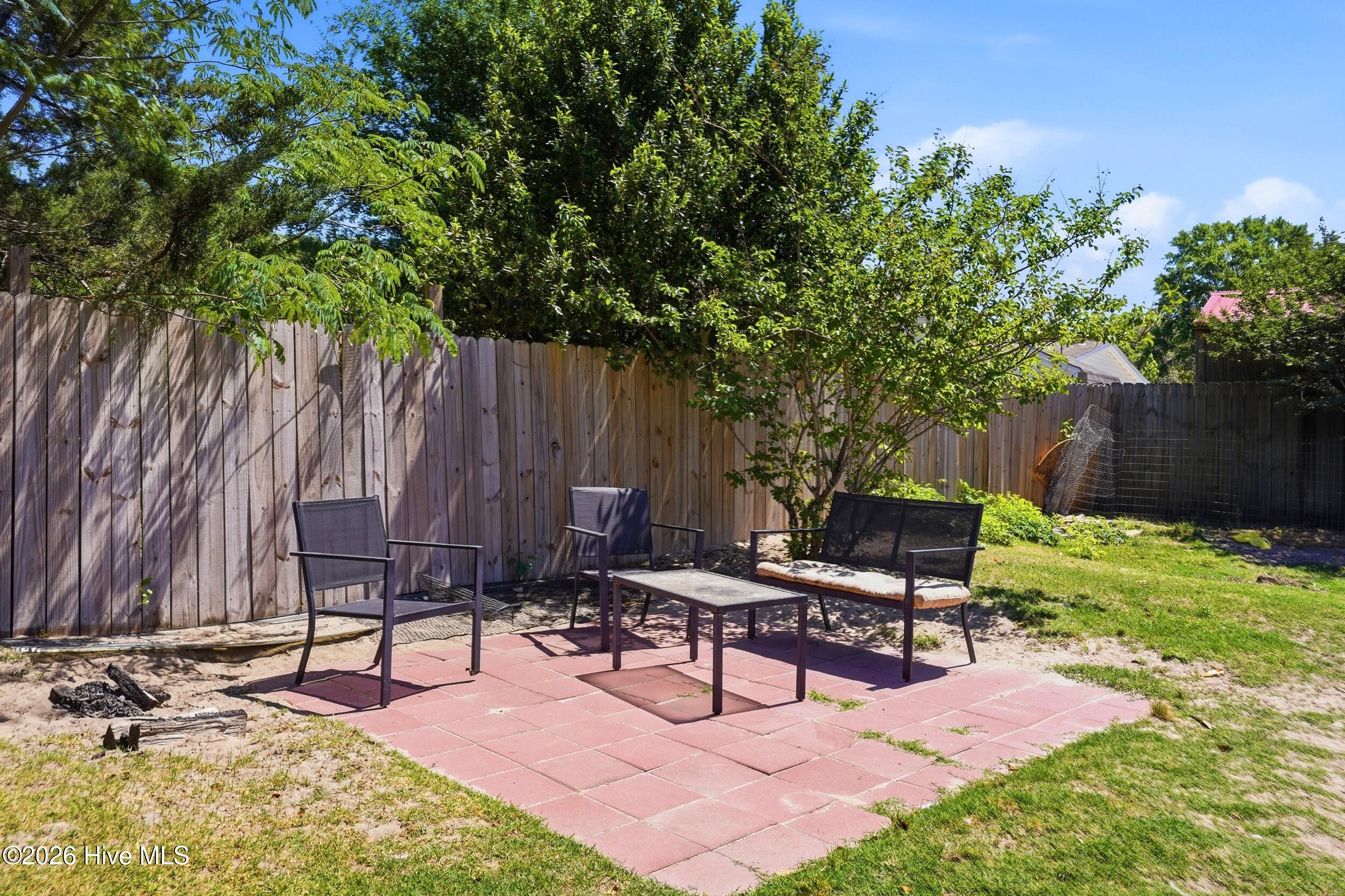 100569235 | Photo 25