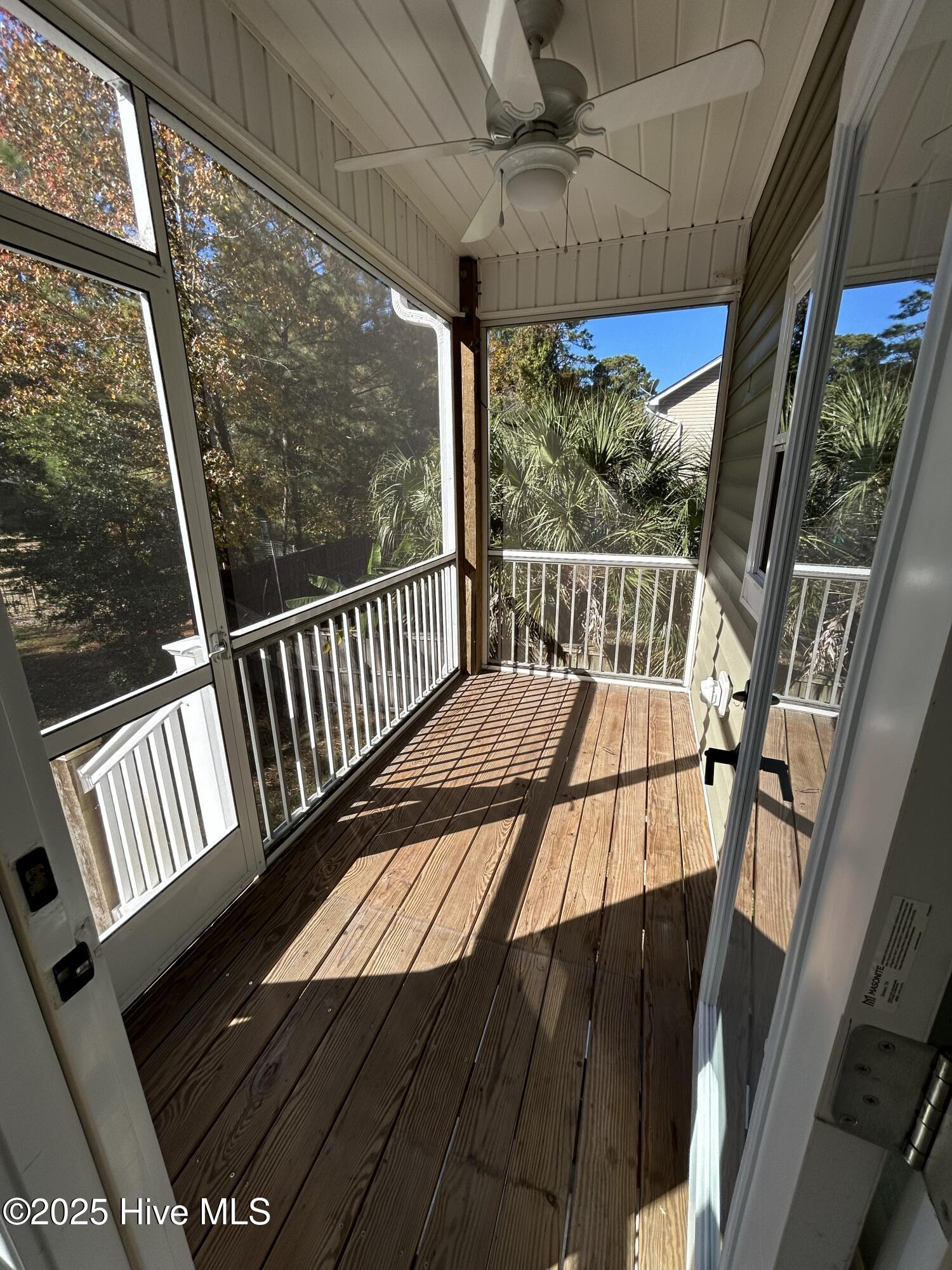 100541587 | Photo 13