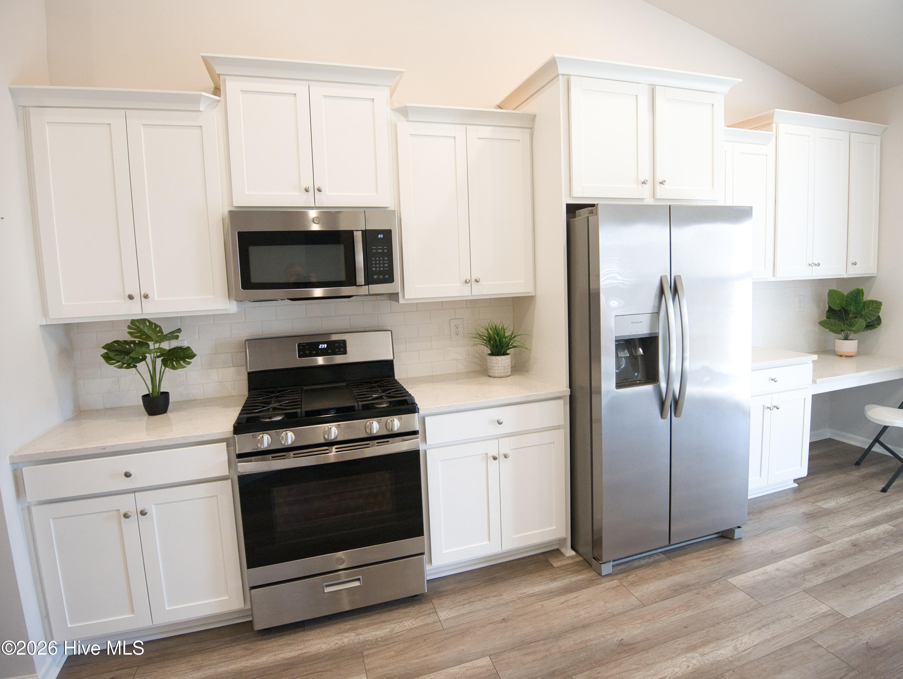 100559386 | Photo 17