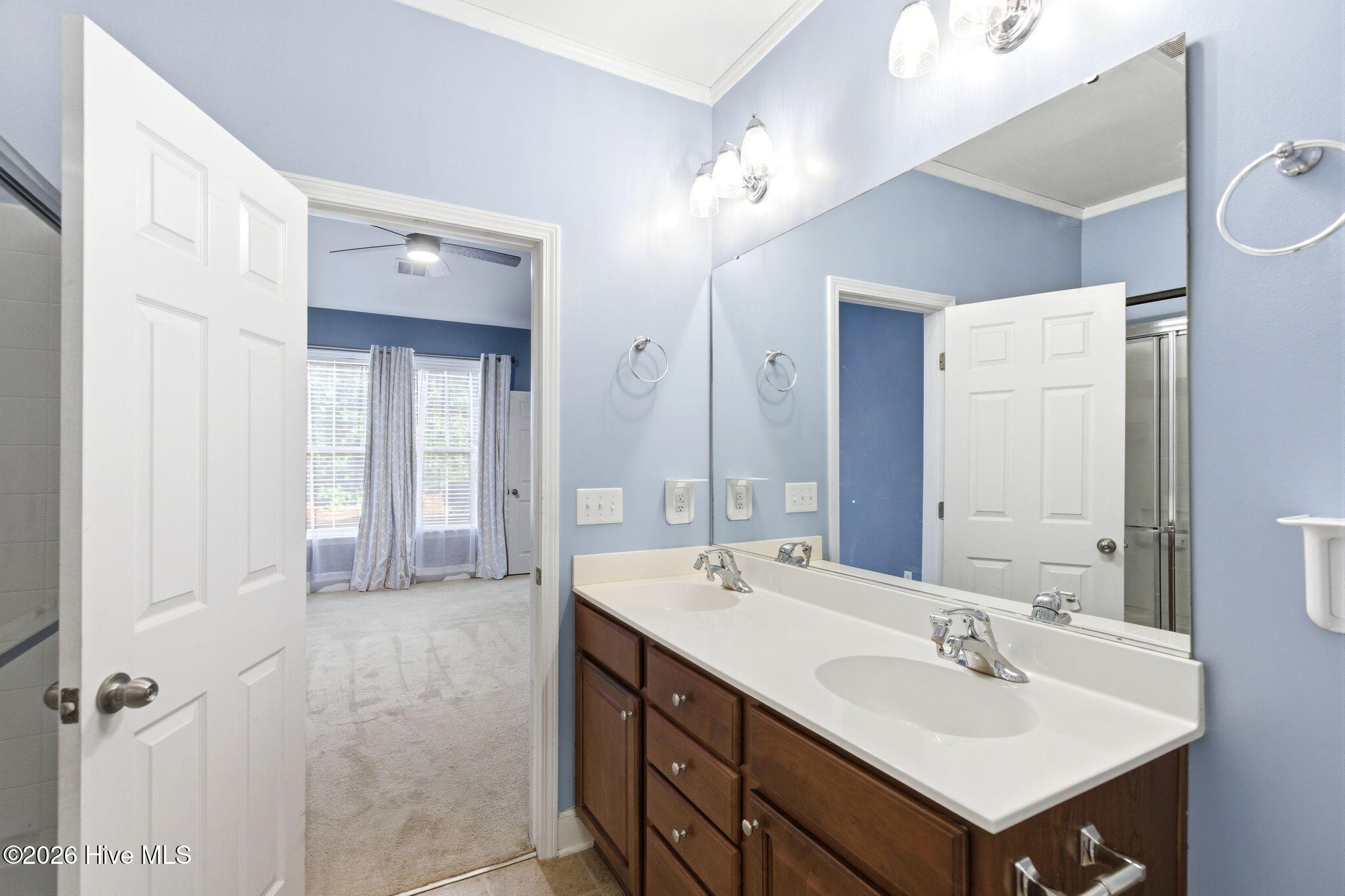 100564398 | Photo 21