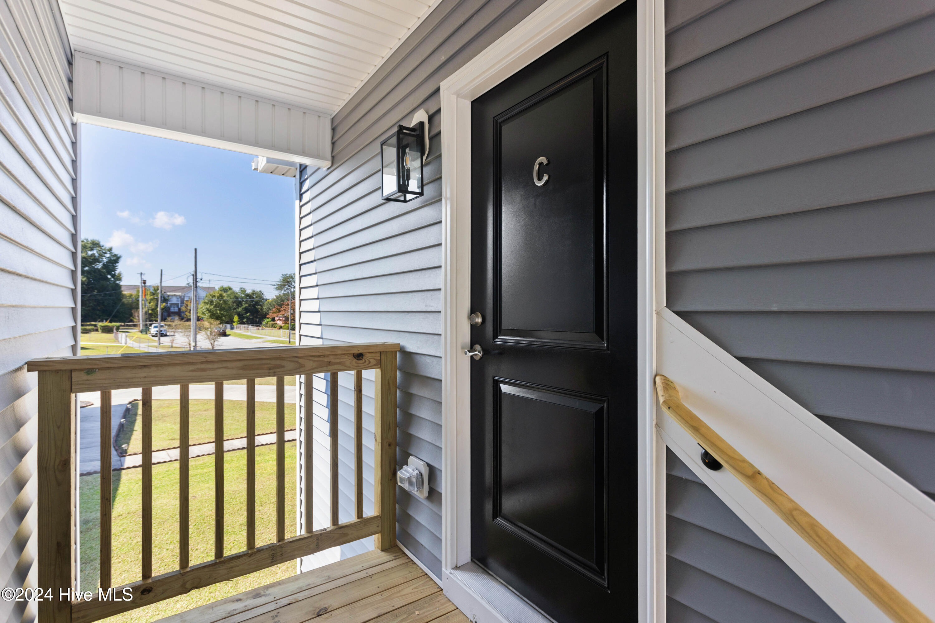 100534659 | Photo 23