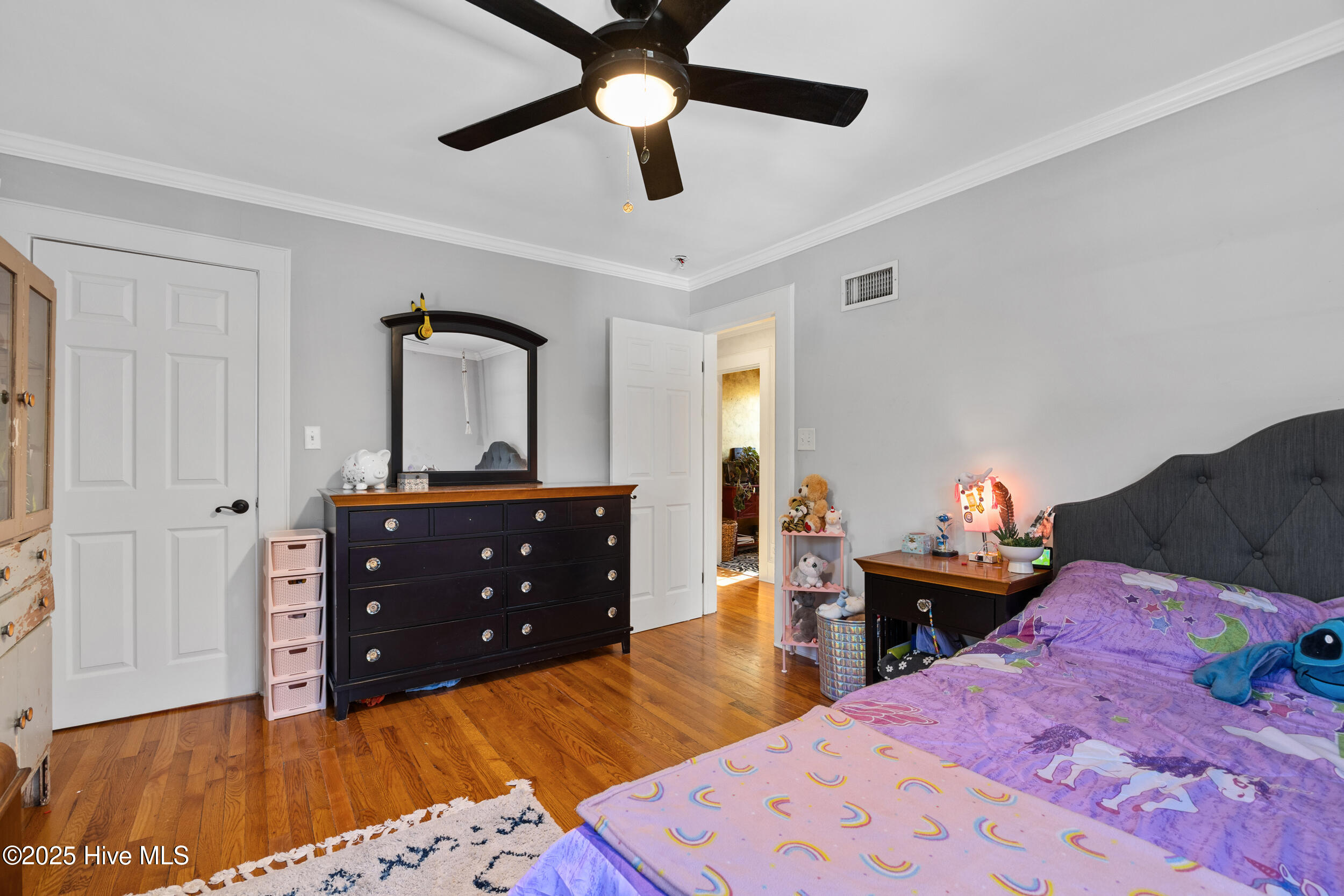 100544713 | Photo 34