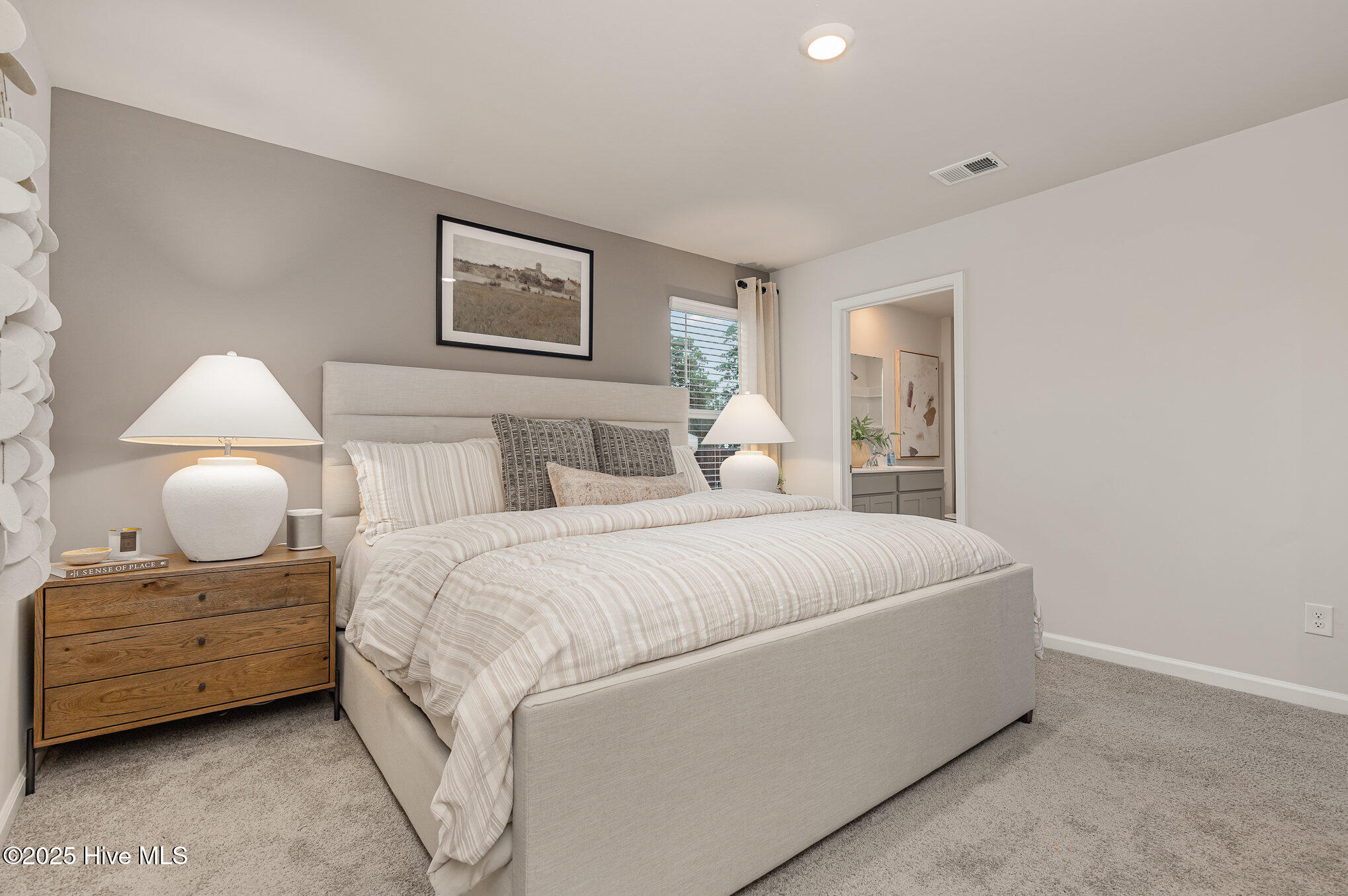 100532108 | Photo 10