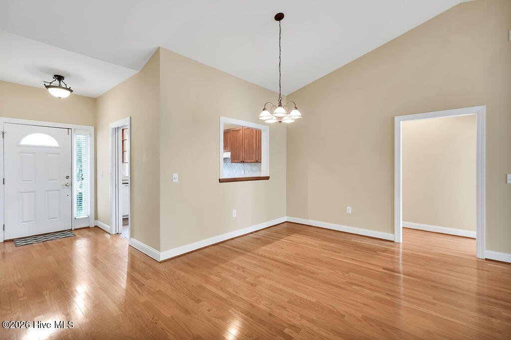 100565781 | Photo 11