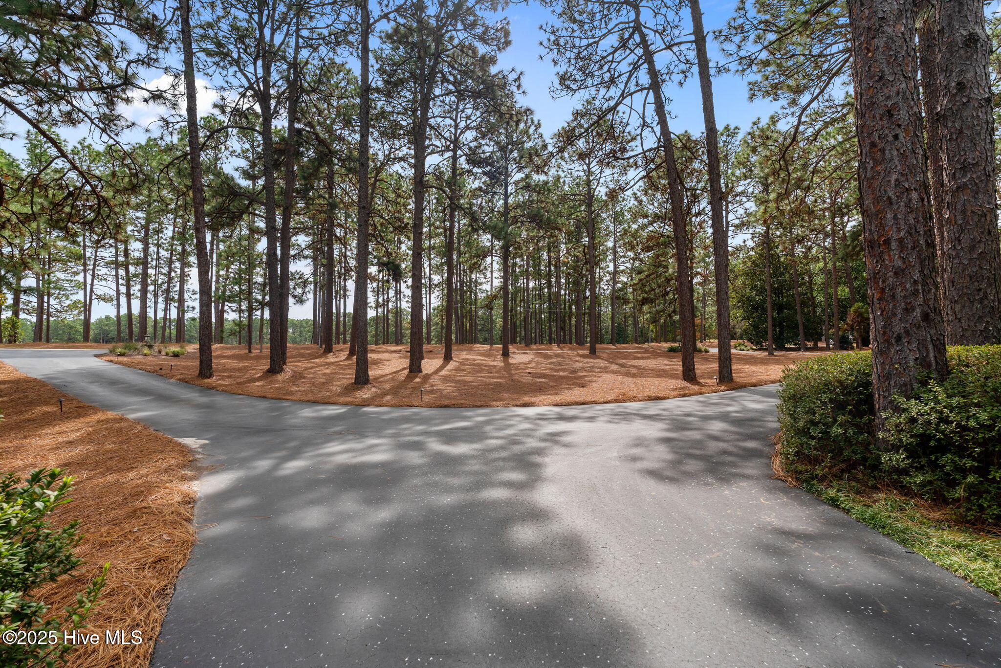 Homes for sale in Pinehurst, NC | 35 Lake Dornoch Dr, Pinehurst, NC 28374 | MLS# 100537384