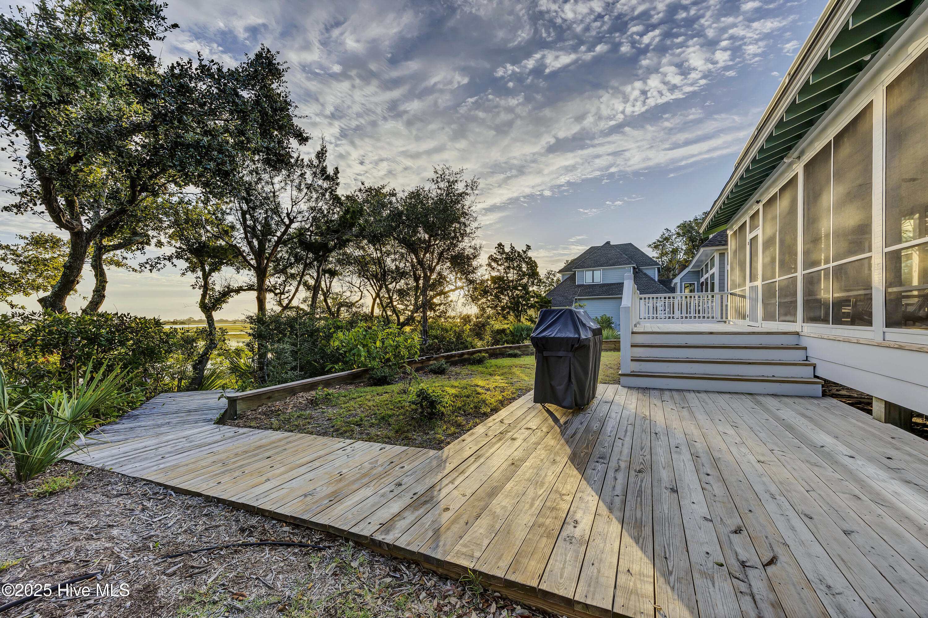 100534977 | Photo 48