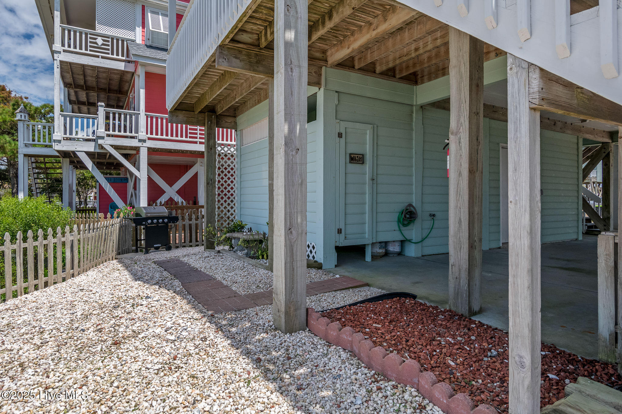 100515764 | Photo 56