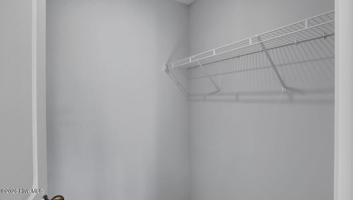 100568721 | Photo 18