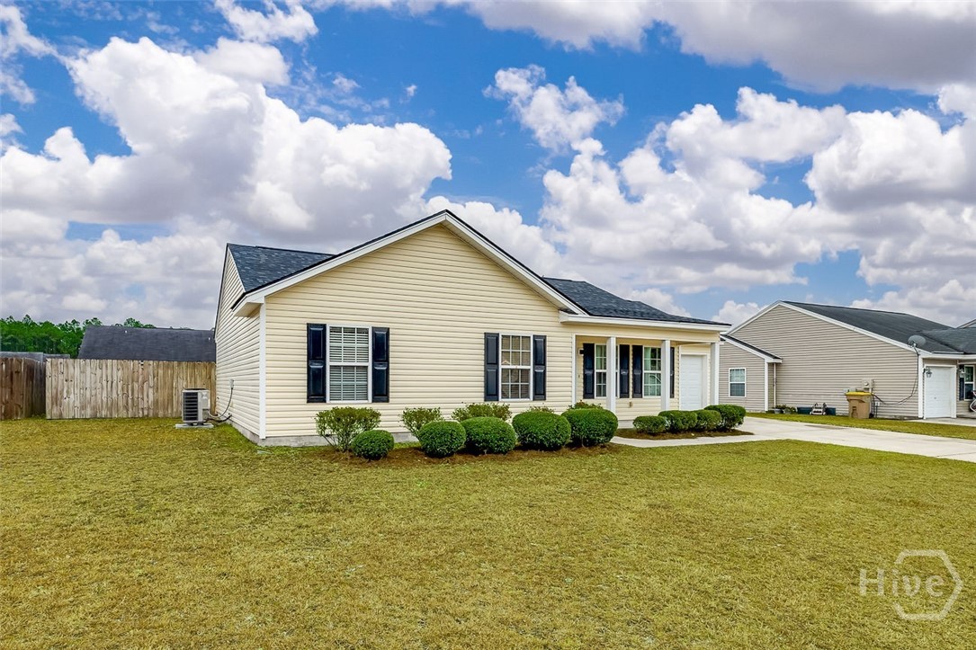 Homes for sale in Guyton, GA | 137 Willow Dr, Guyton, GA 31312 | MLS# SA344743