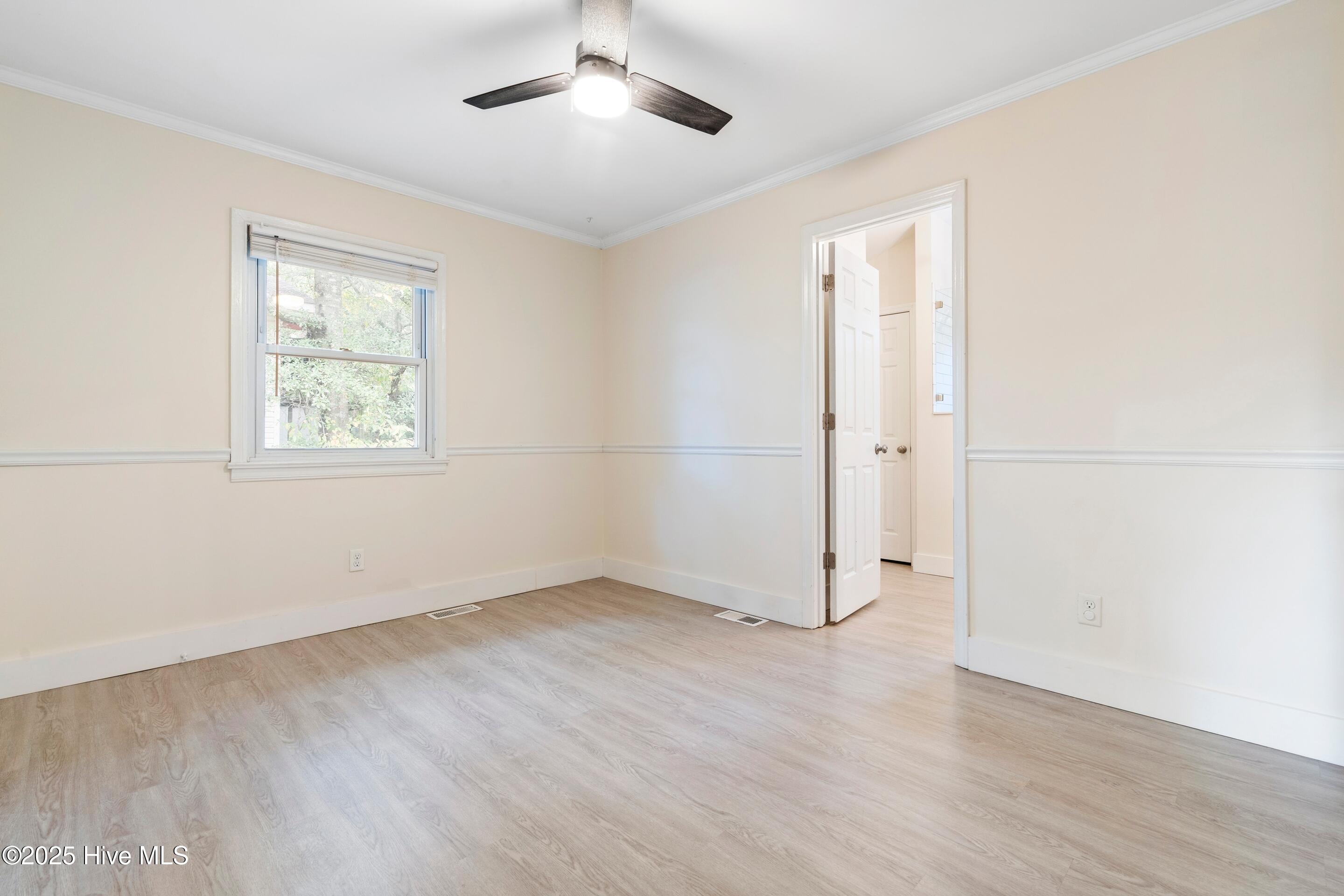 100542682 | Photo 33