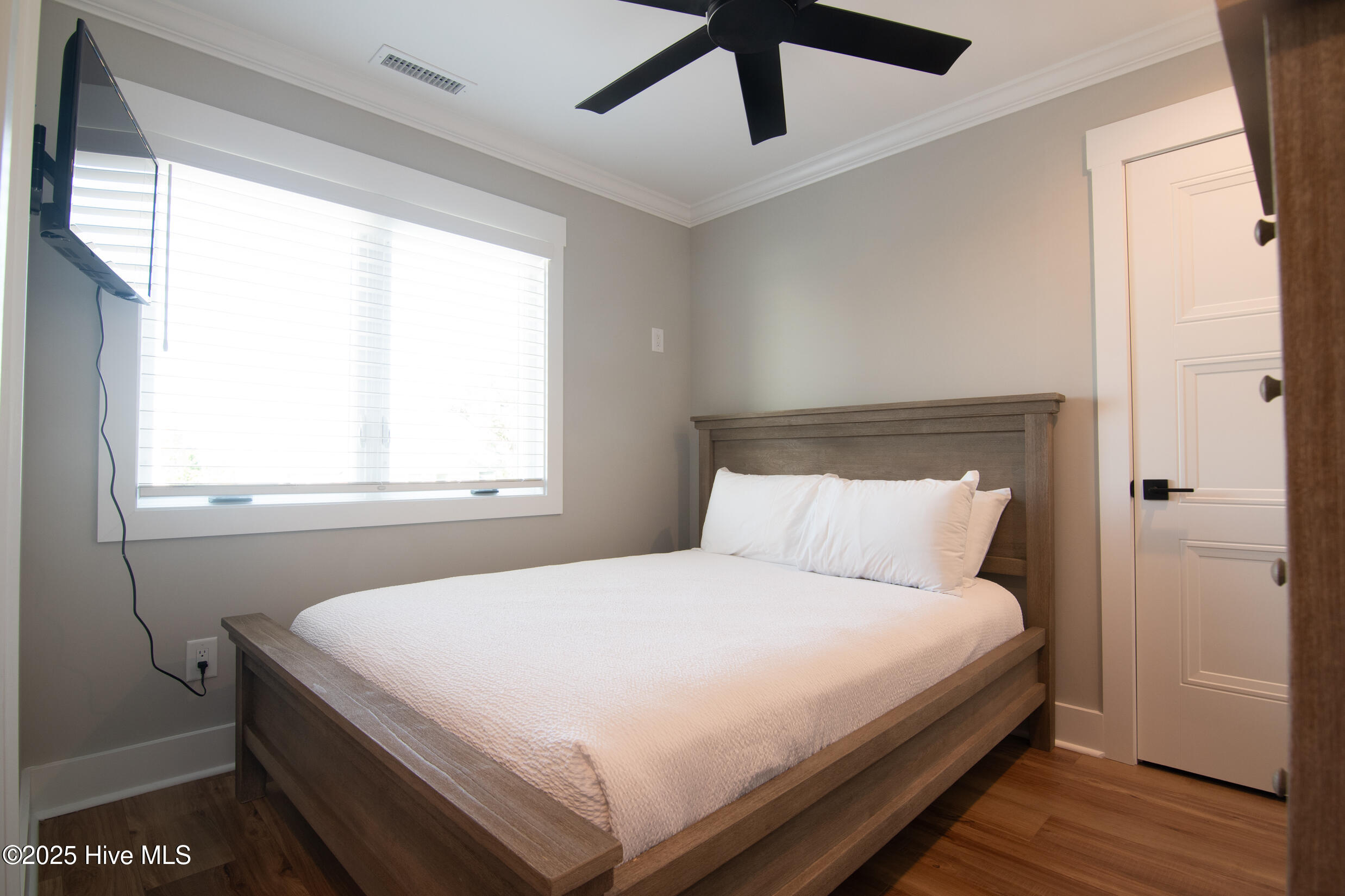 100543334 | Photo 25