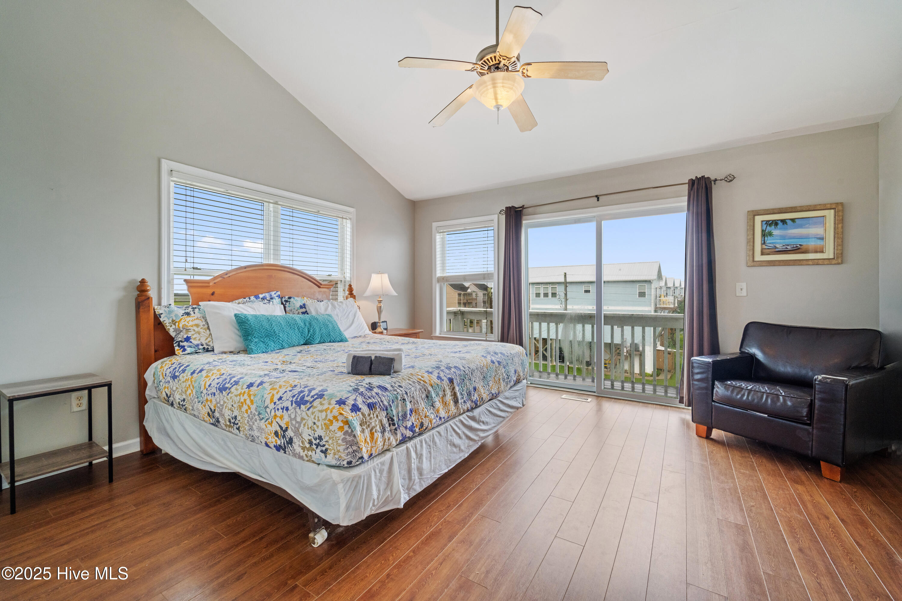 100533814 | Photo 103