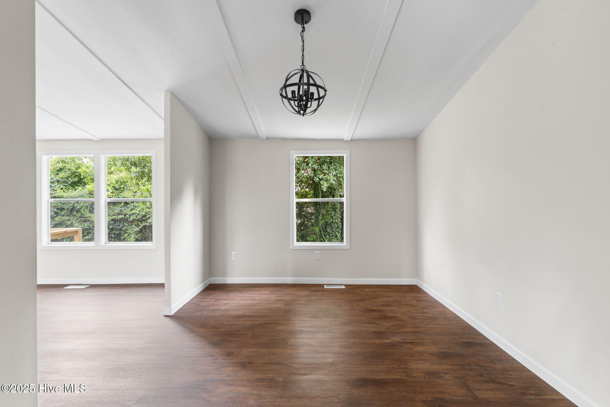 100514432 | Photo 12