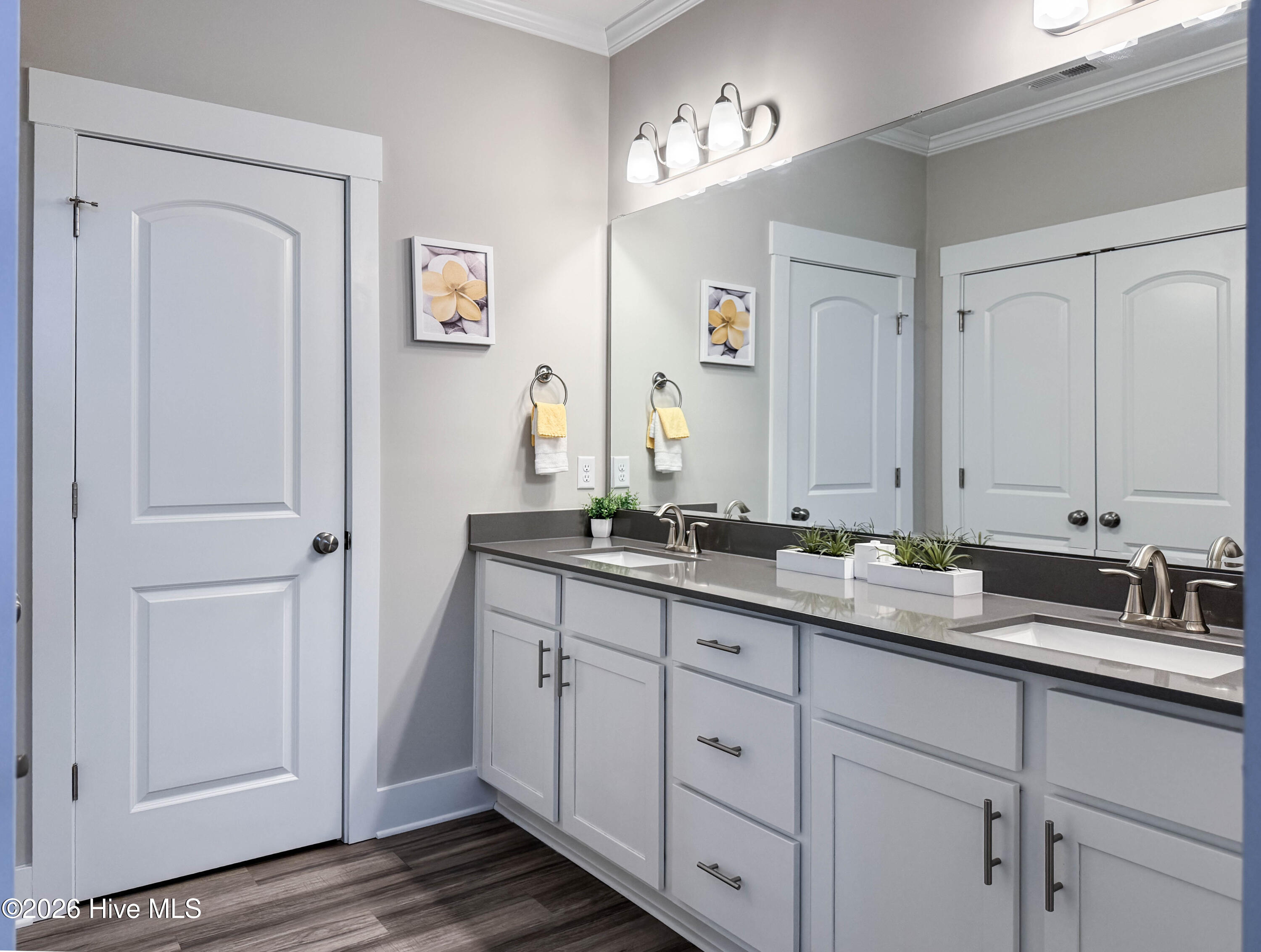 100560693 | Photo 57