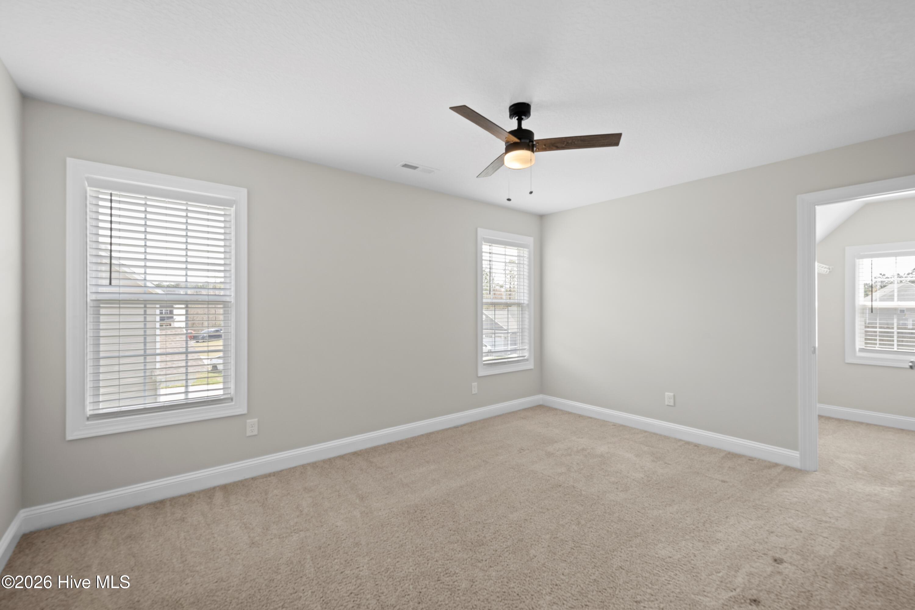 100561863 | Photo 27