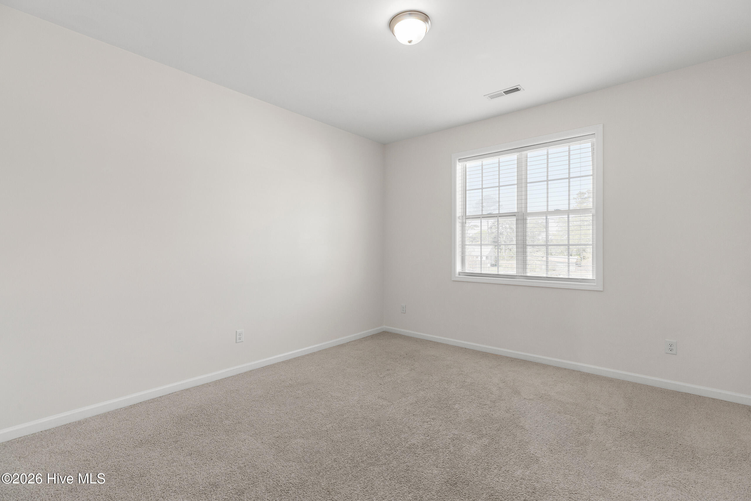 100562810 | Photo 29