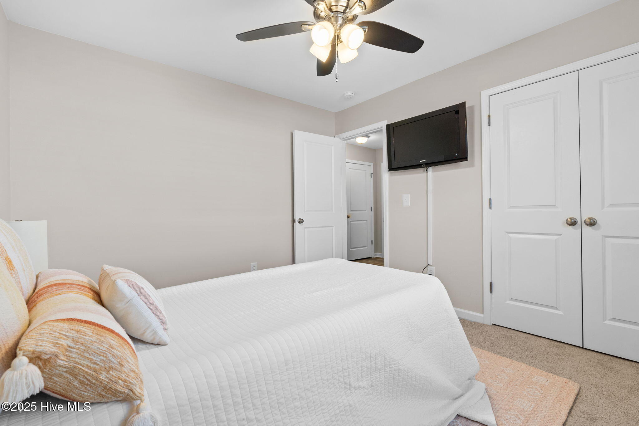 100549015 | Photo 19