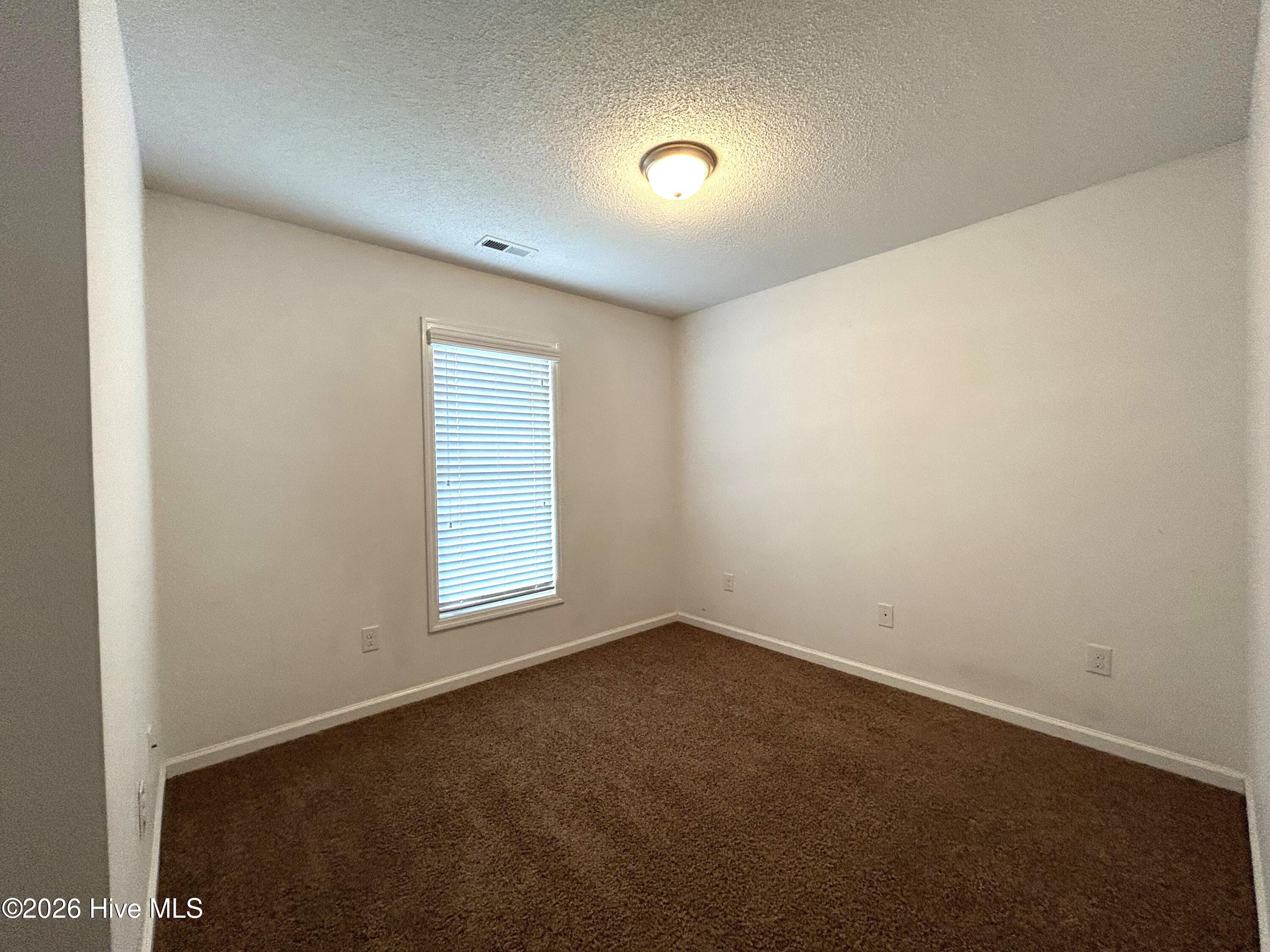 100547713 | Photo 10