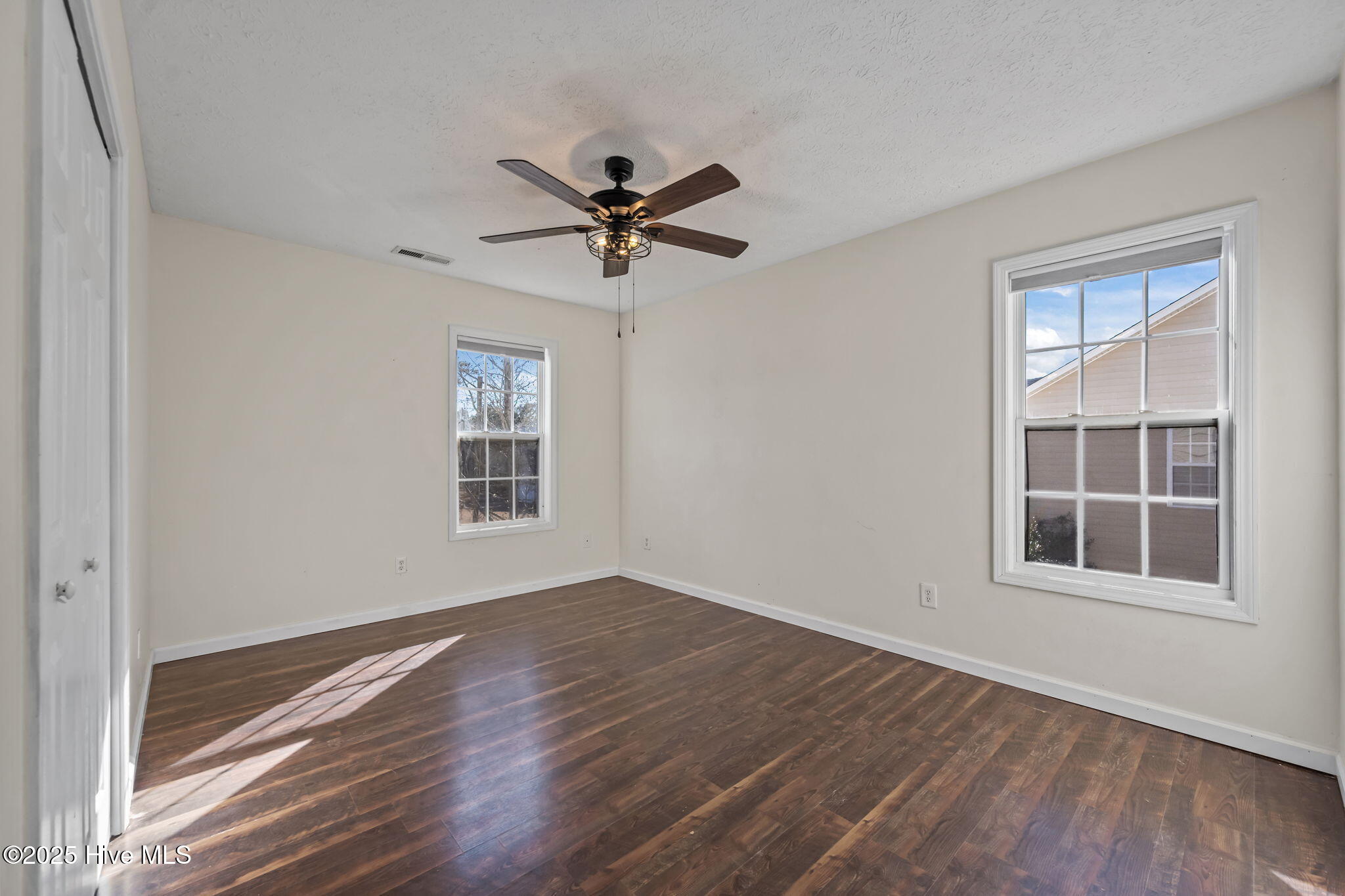 100546746 | Photo 23