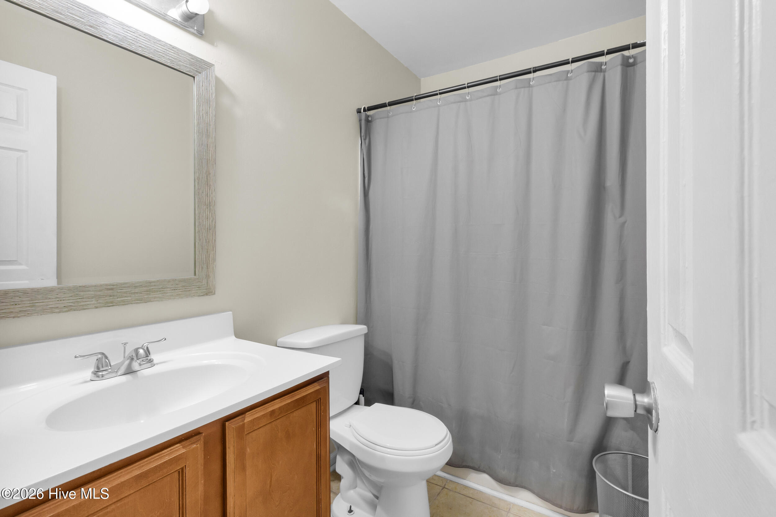 100565936 | Photo 13