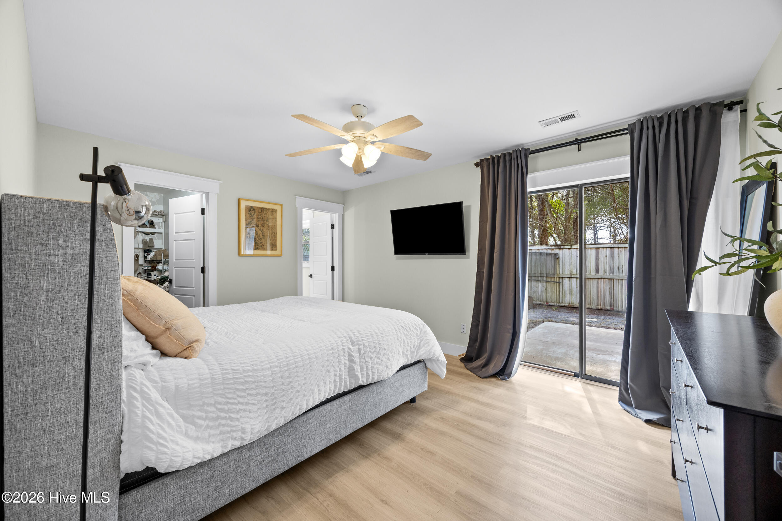 100558579 | Photo 25