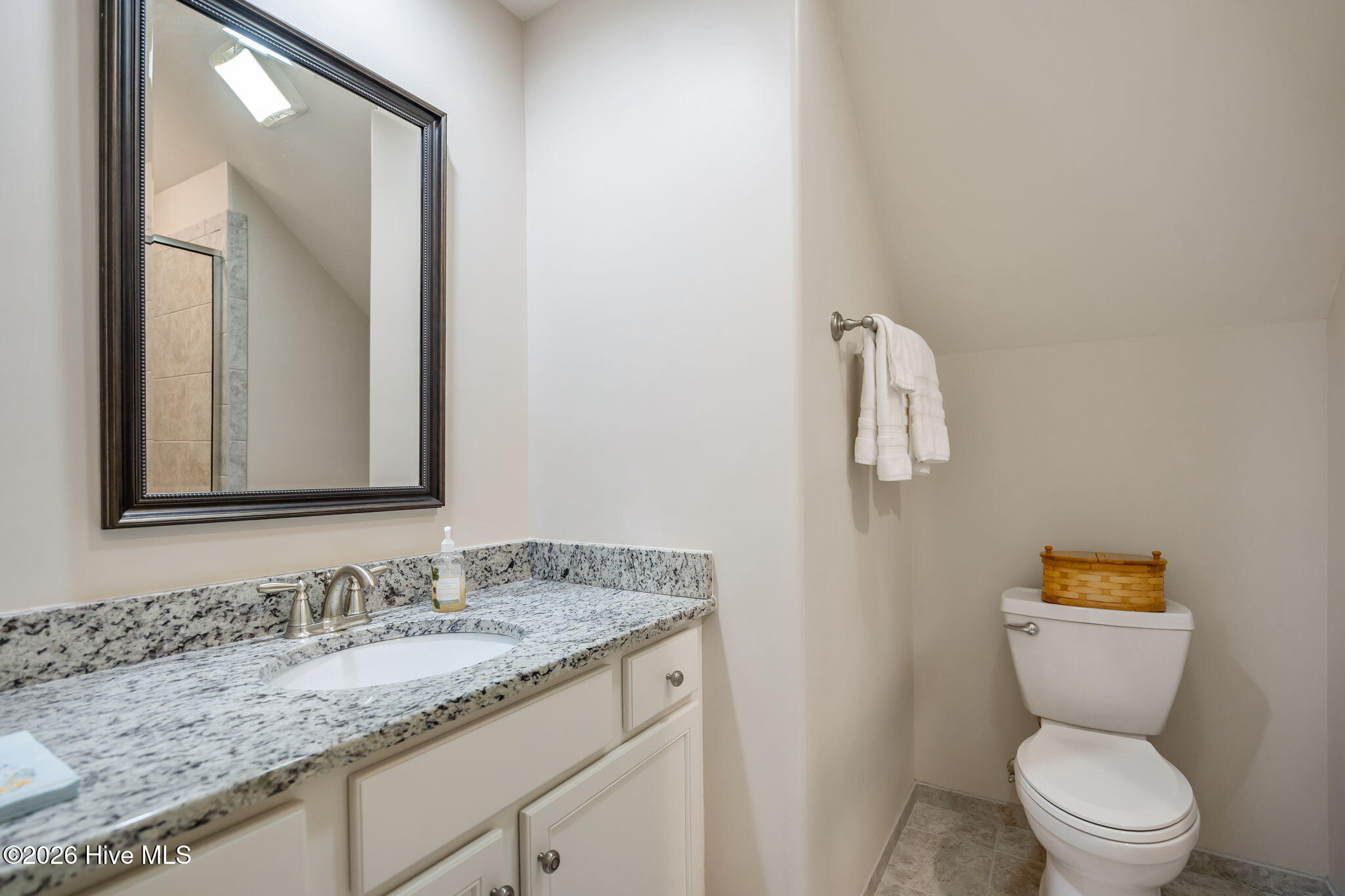 100565416 | Photo 11