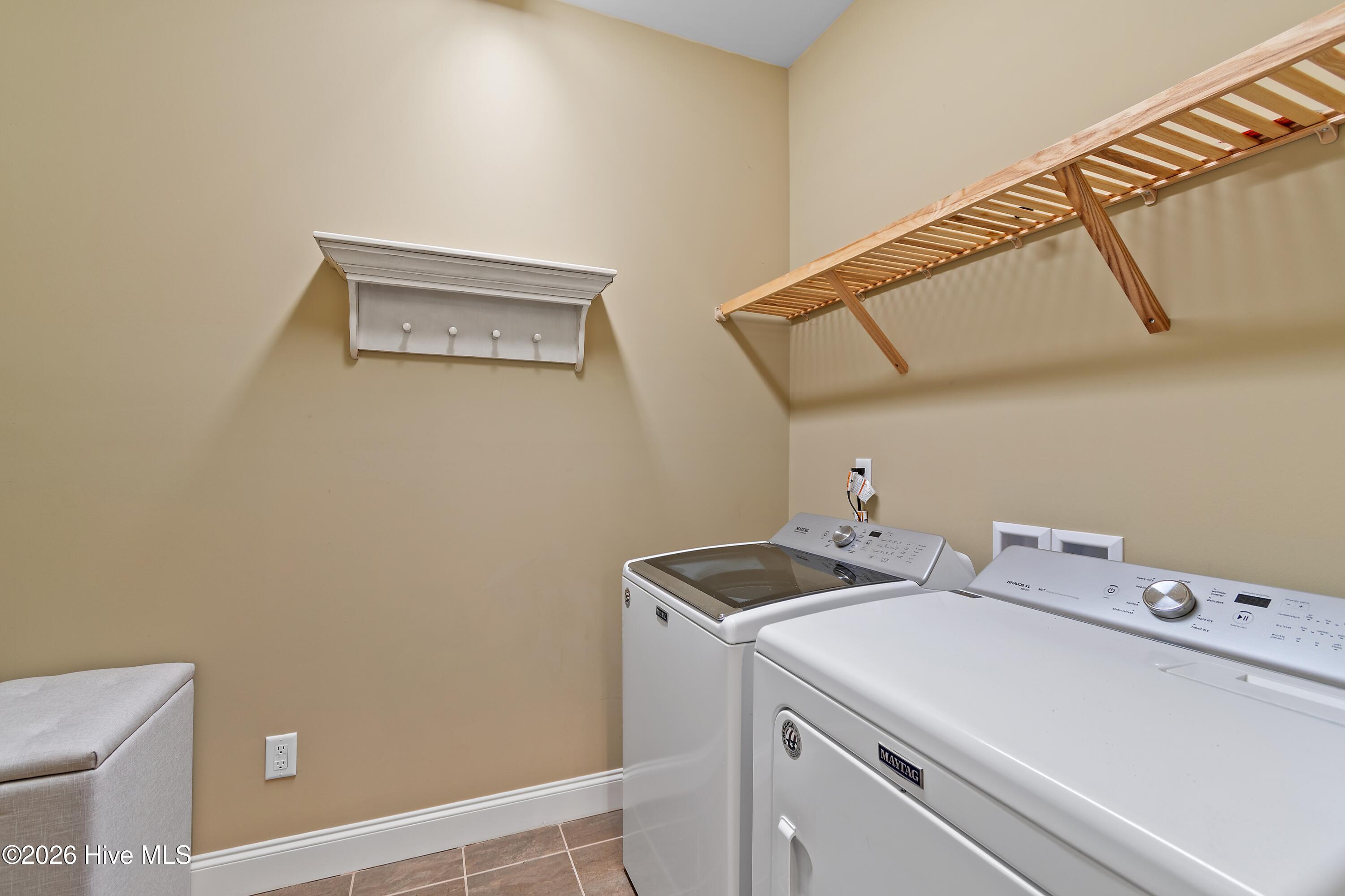 100558419 | Photo 37