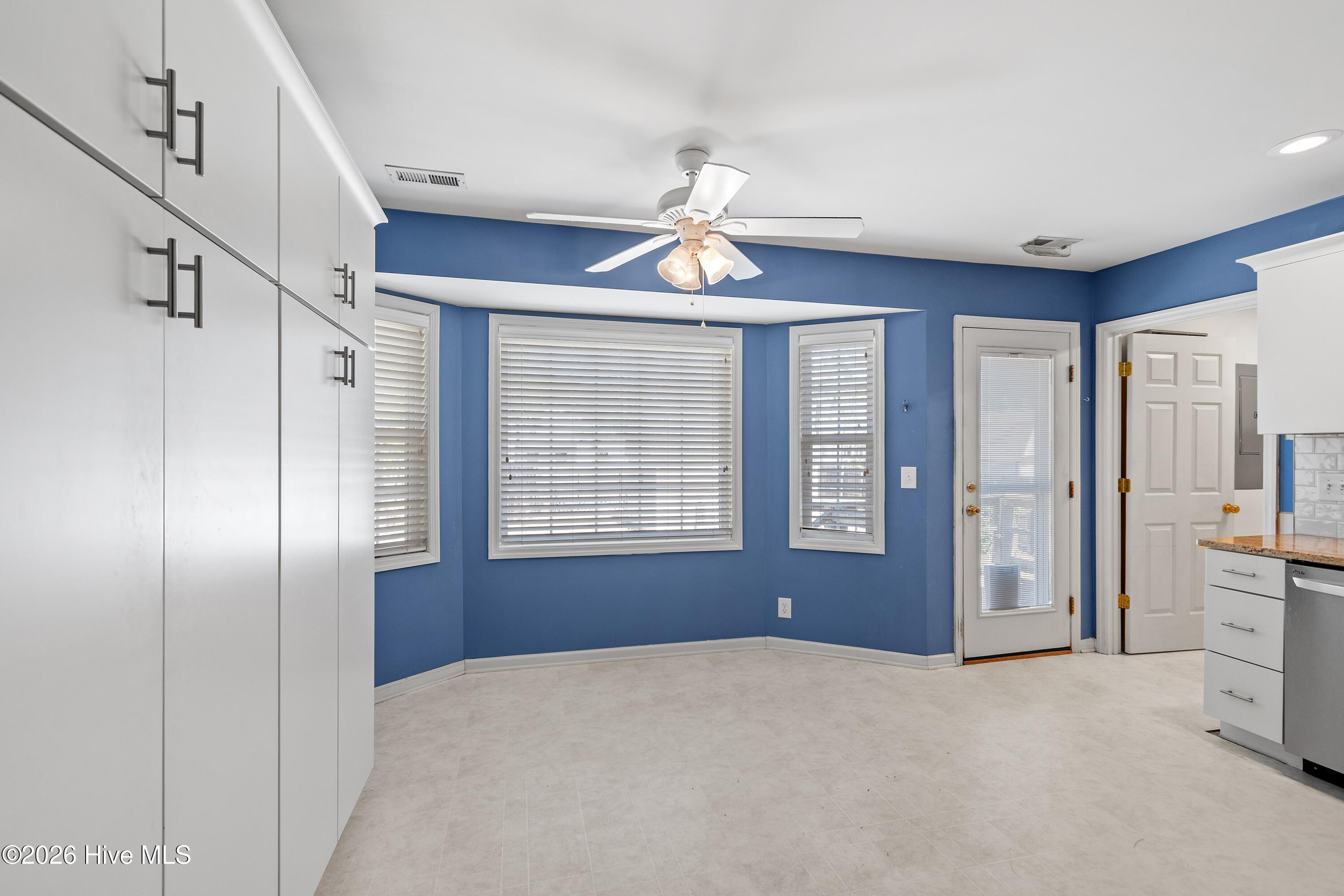 100569174 | Photo 13