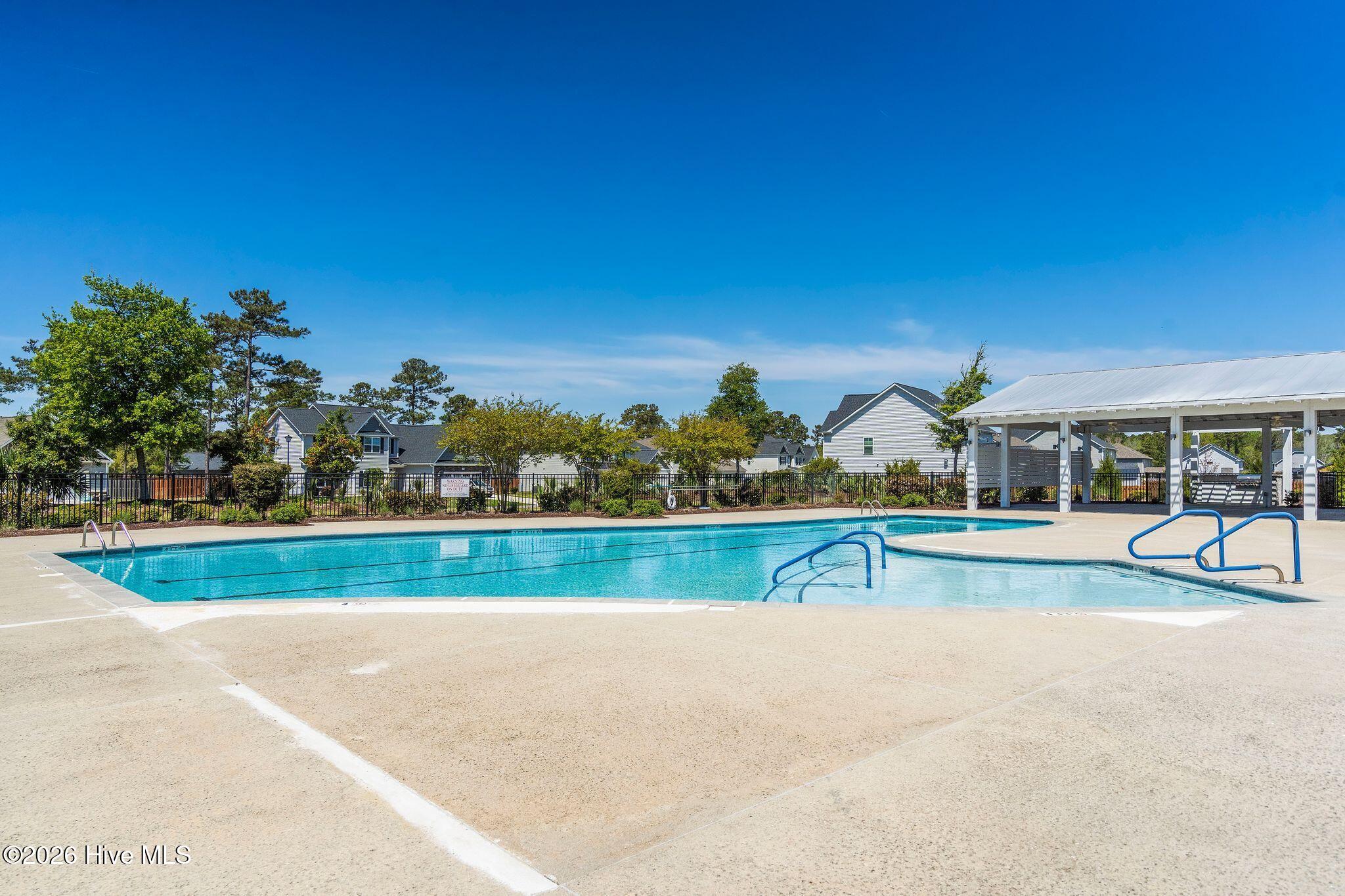 100558926 | Photo 72