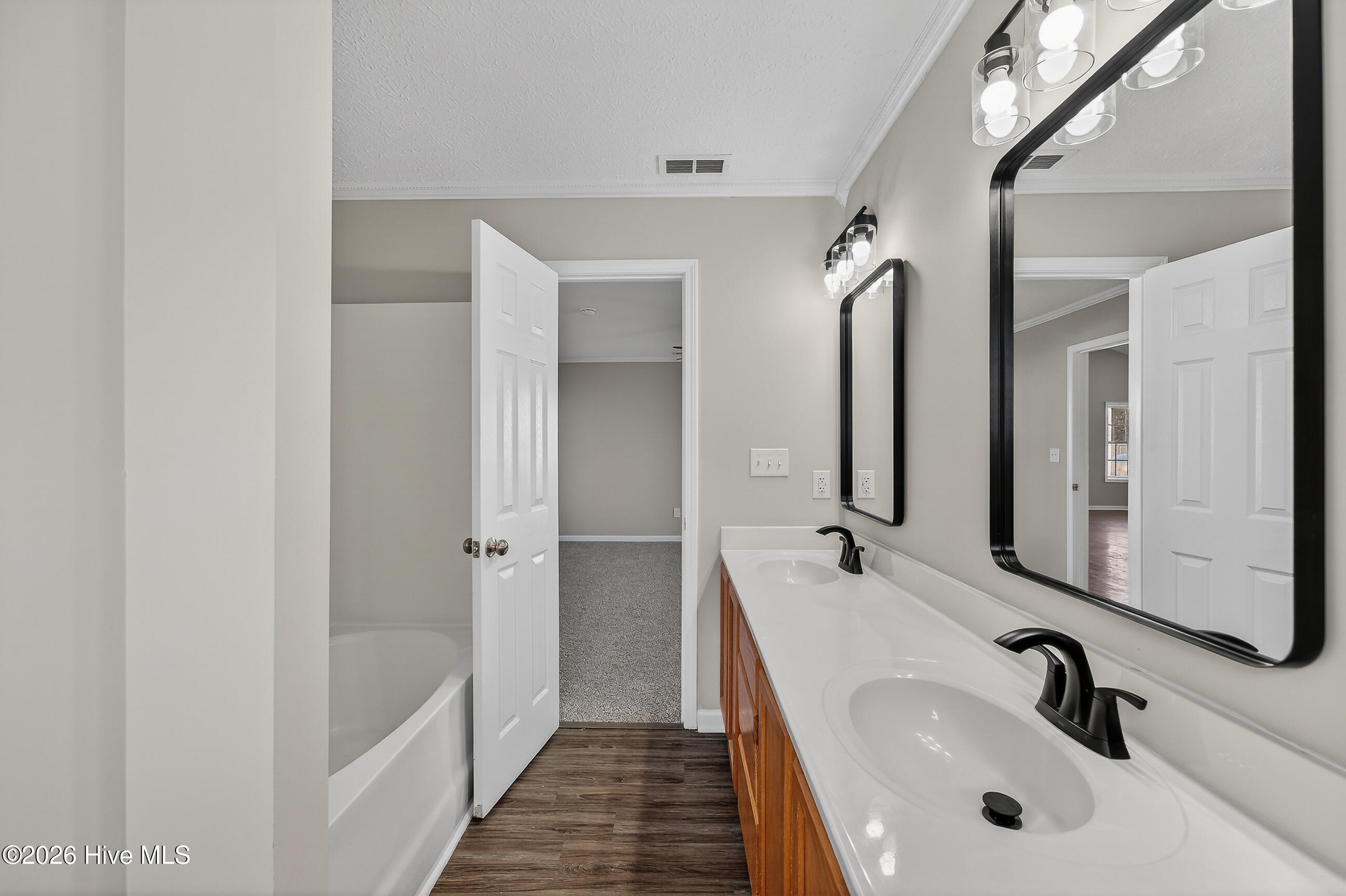 100552095 | Photo 19