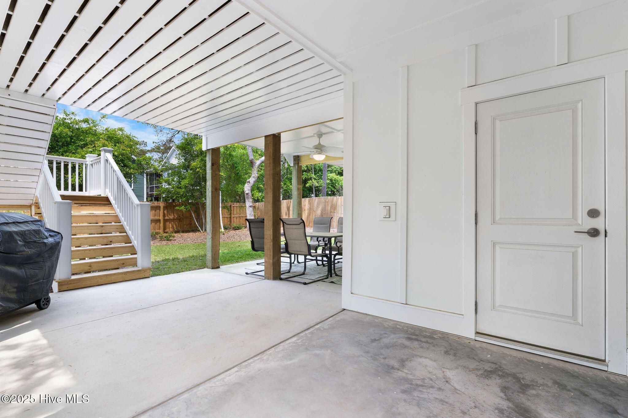 100555658 | Photo 53