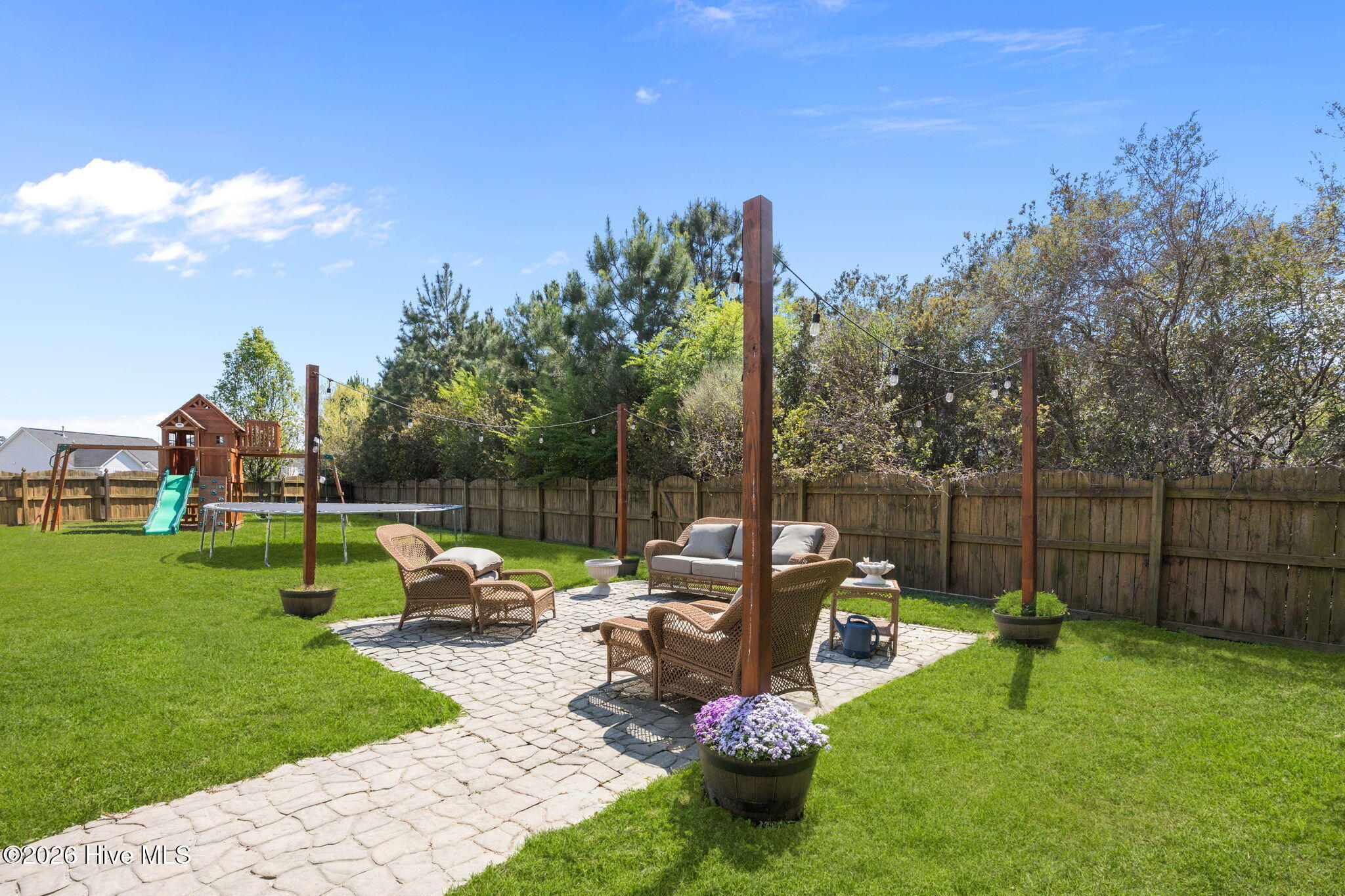 100564262 | Photo 50