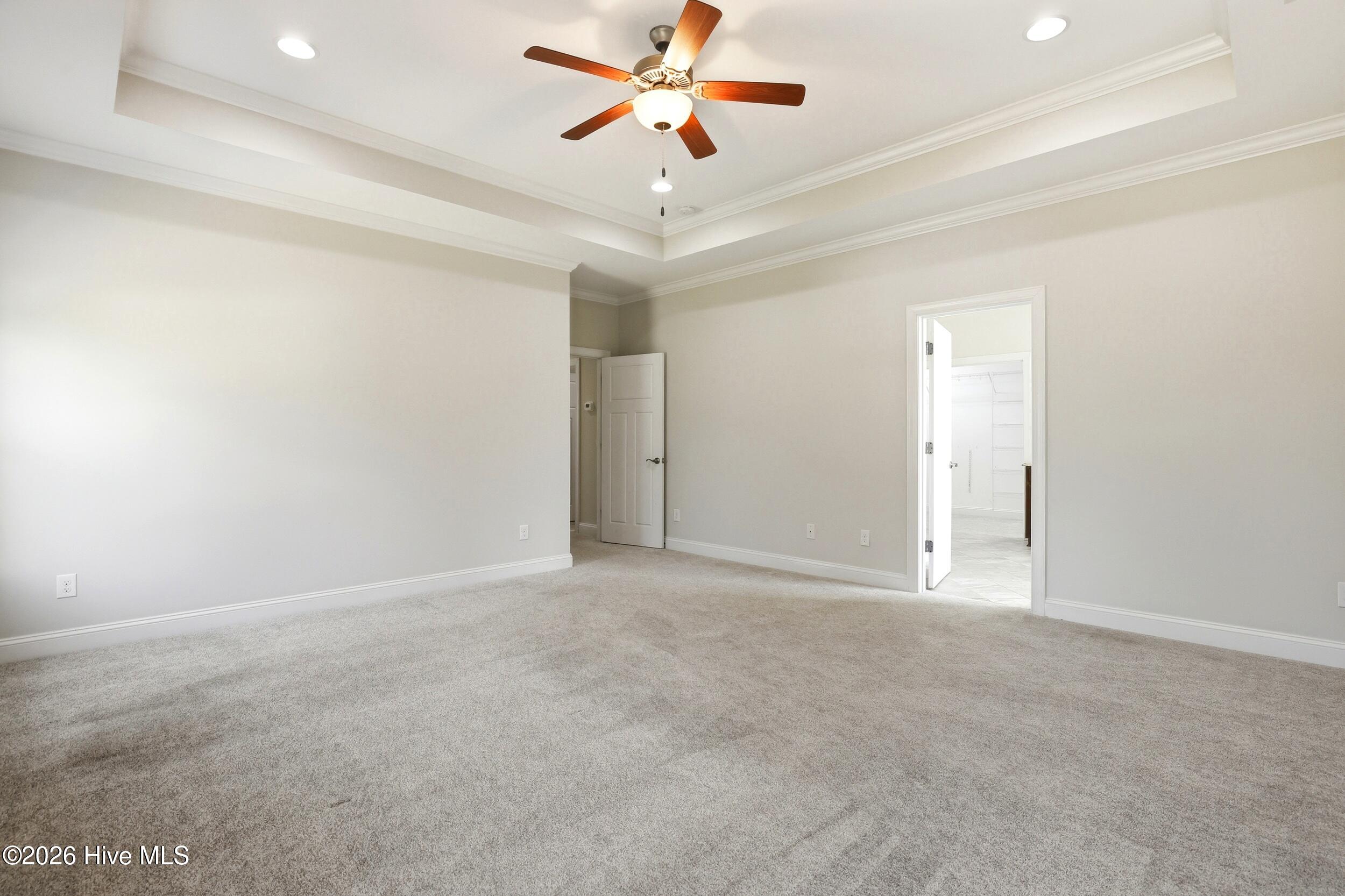 100569352 | Photo 27