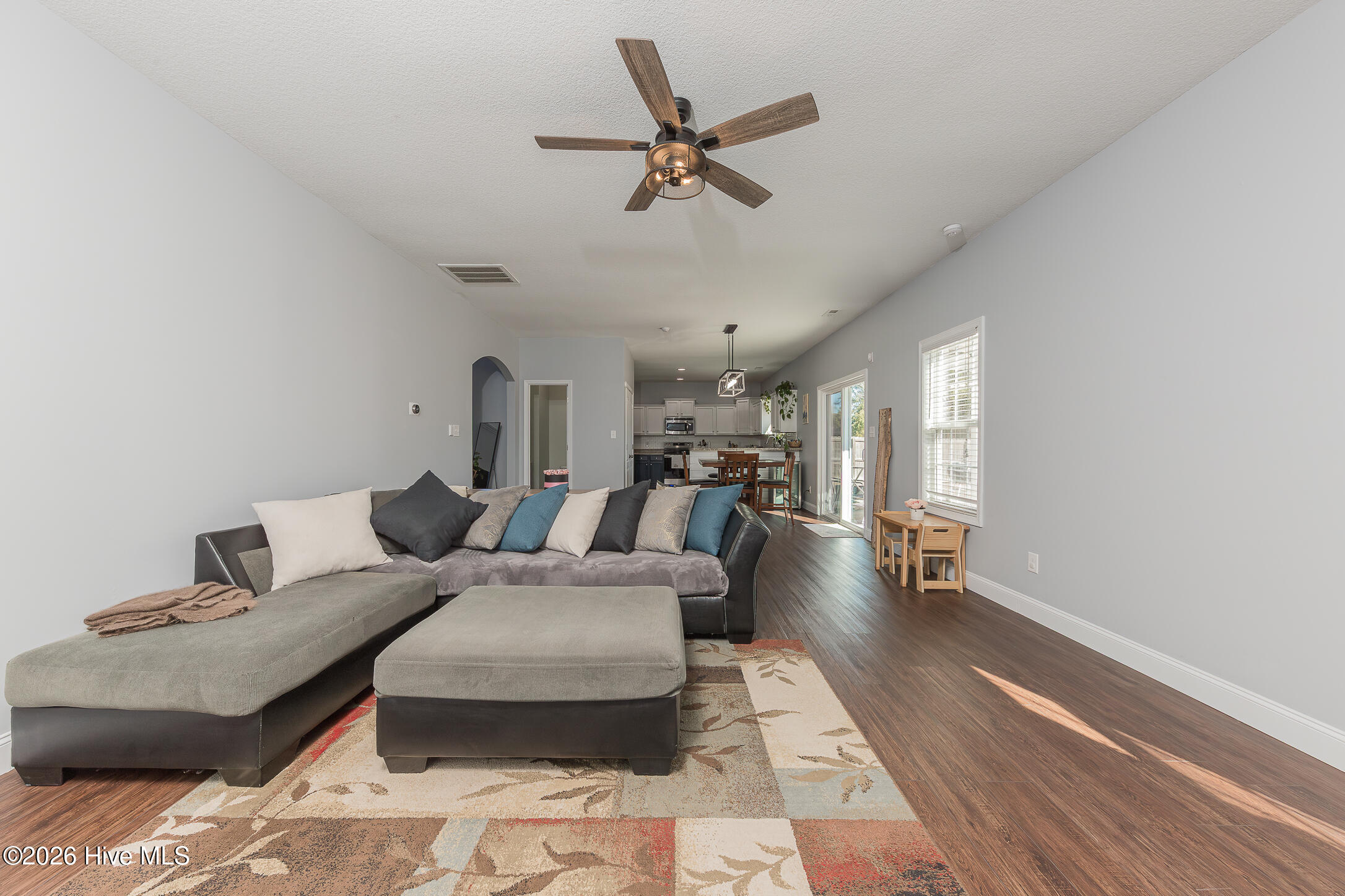 100554751 | Photo 15